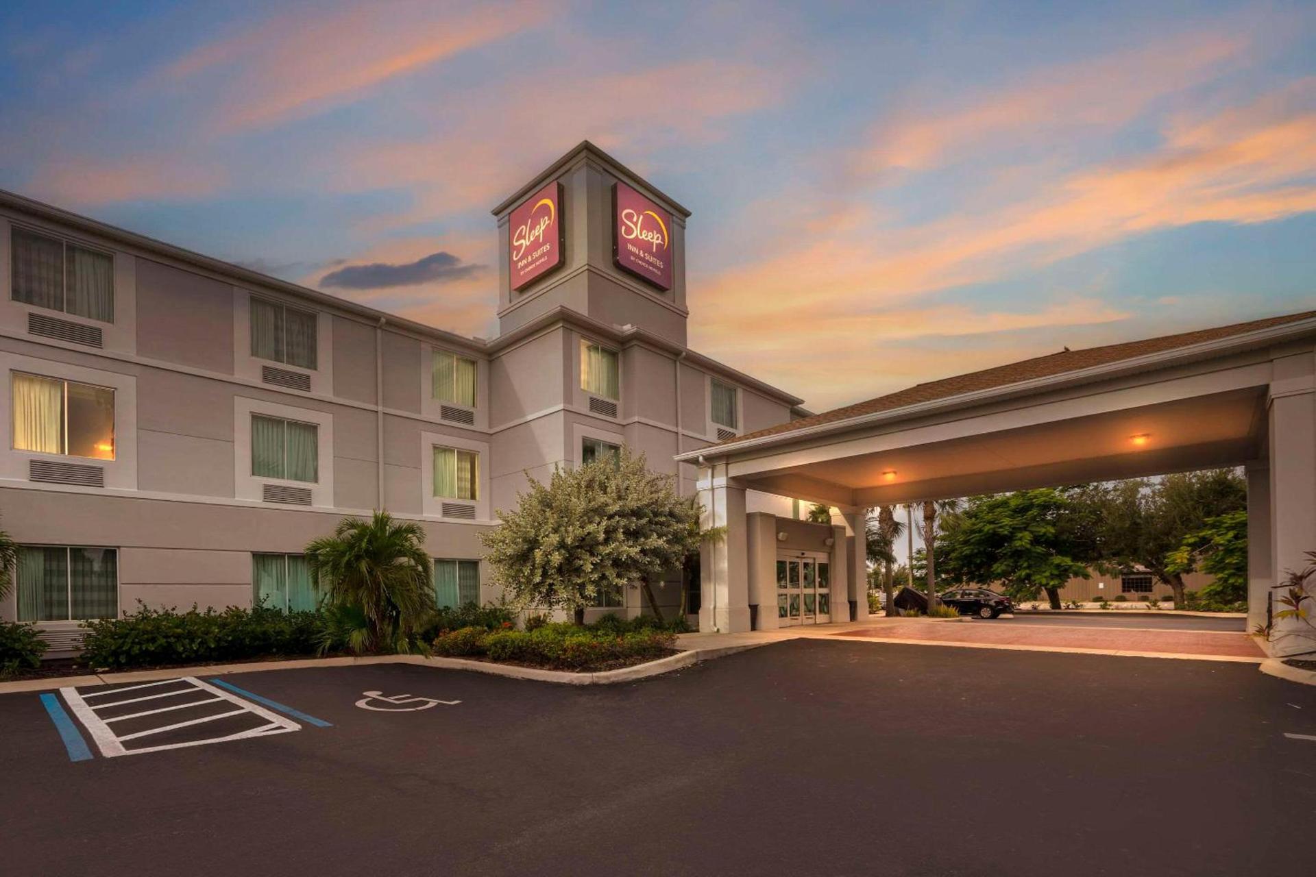 Sleep Inn & Suites Port Charlotte-Punta Gorda photo 3