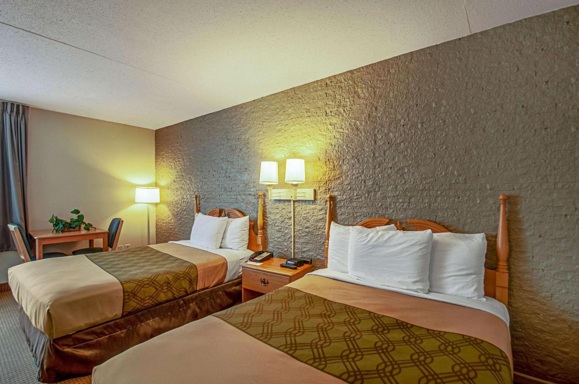 Econo Lodge Metro photo 15