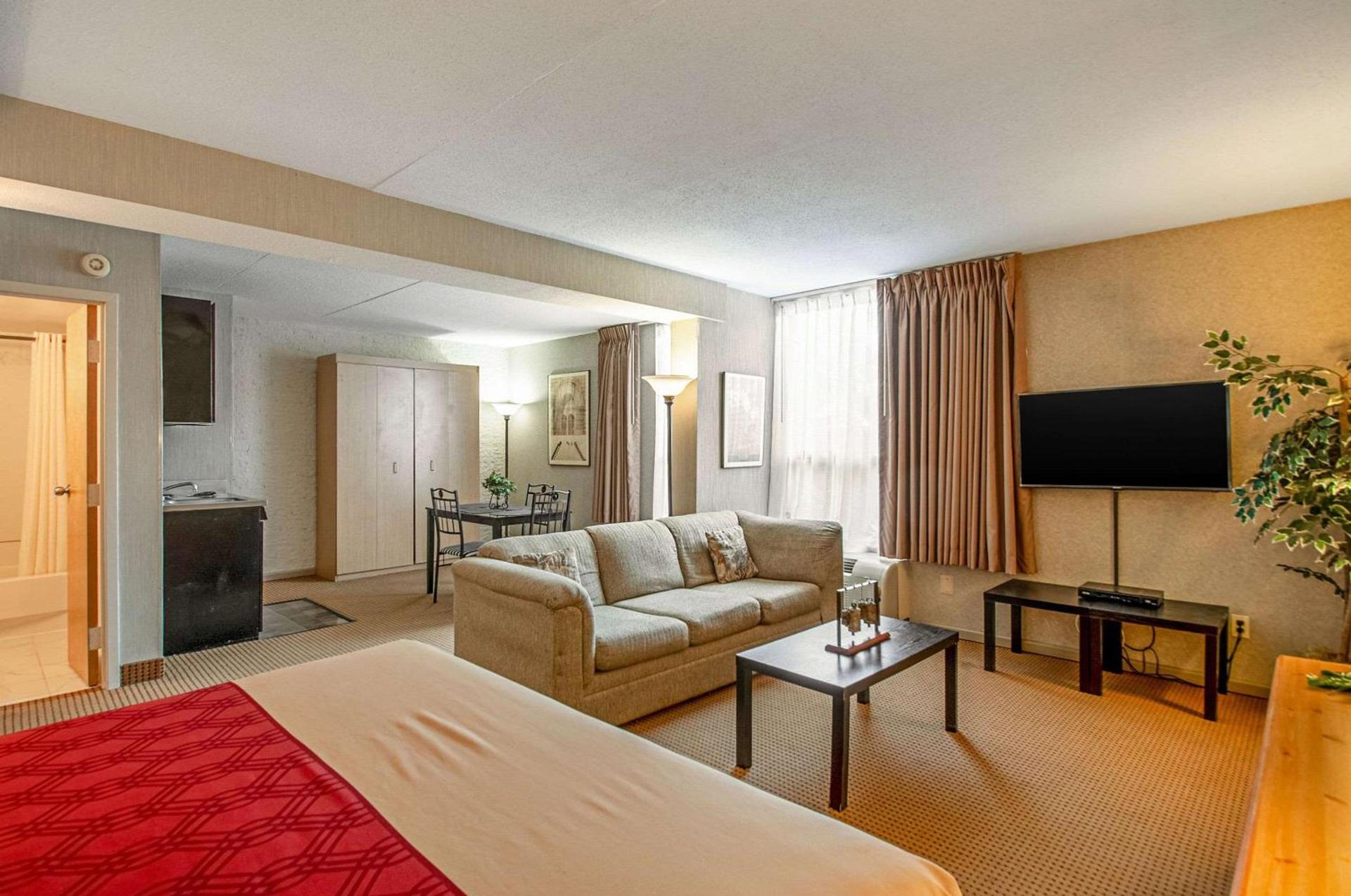 Econo Lodge Metro photo 19