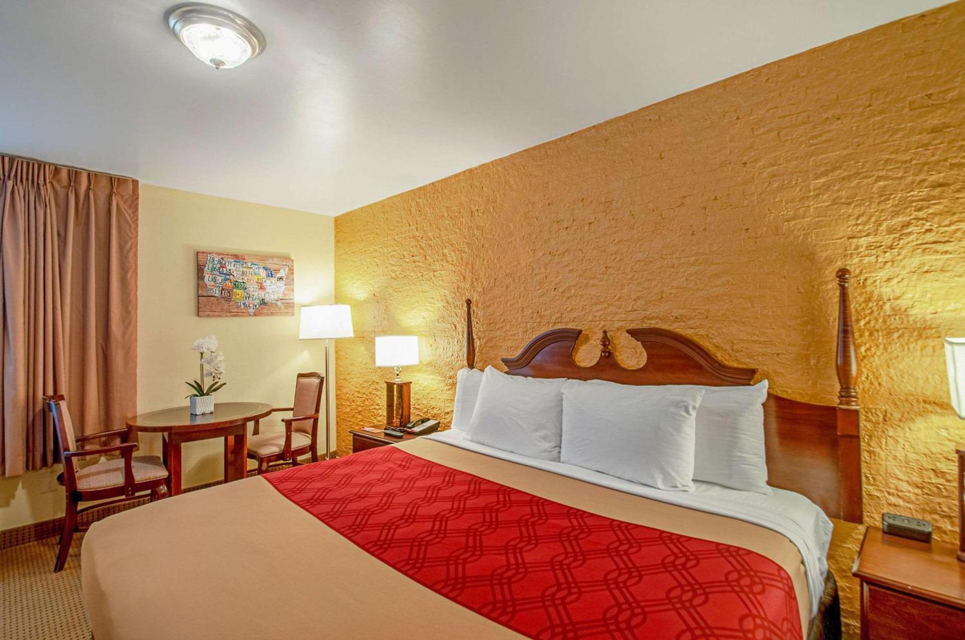 Econo Lodge Metro photo 20