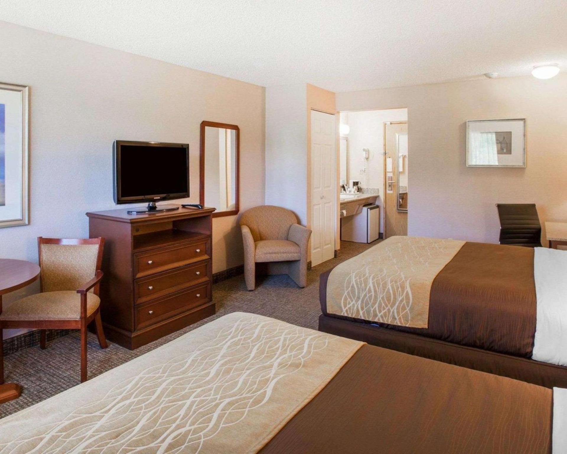 Quality Inn Kirkland photo 5