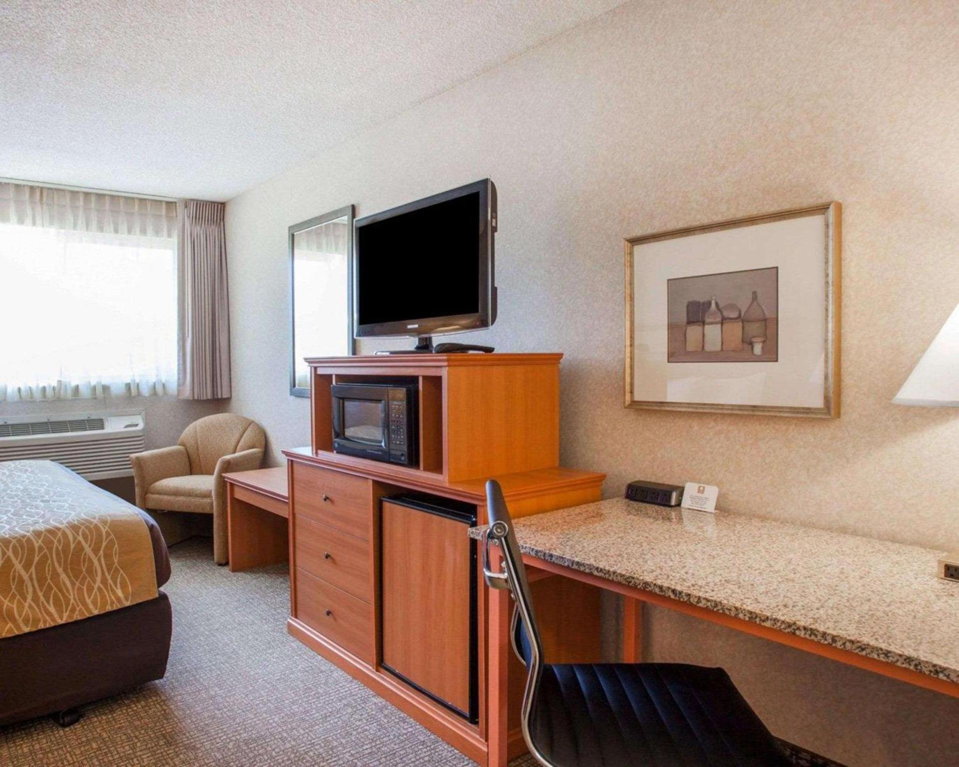 Quality Inn Kirkland photo 28