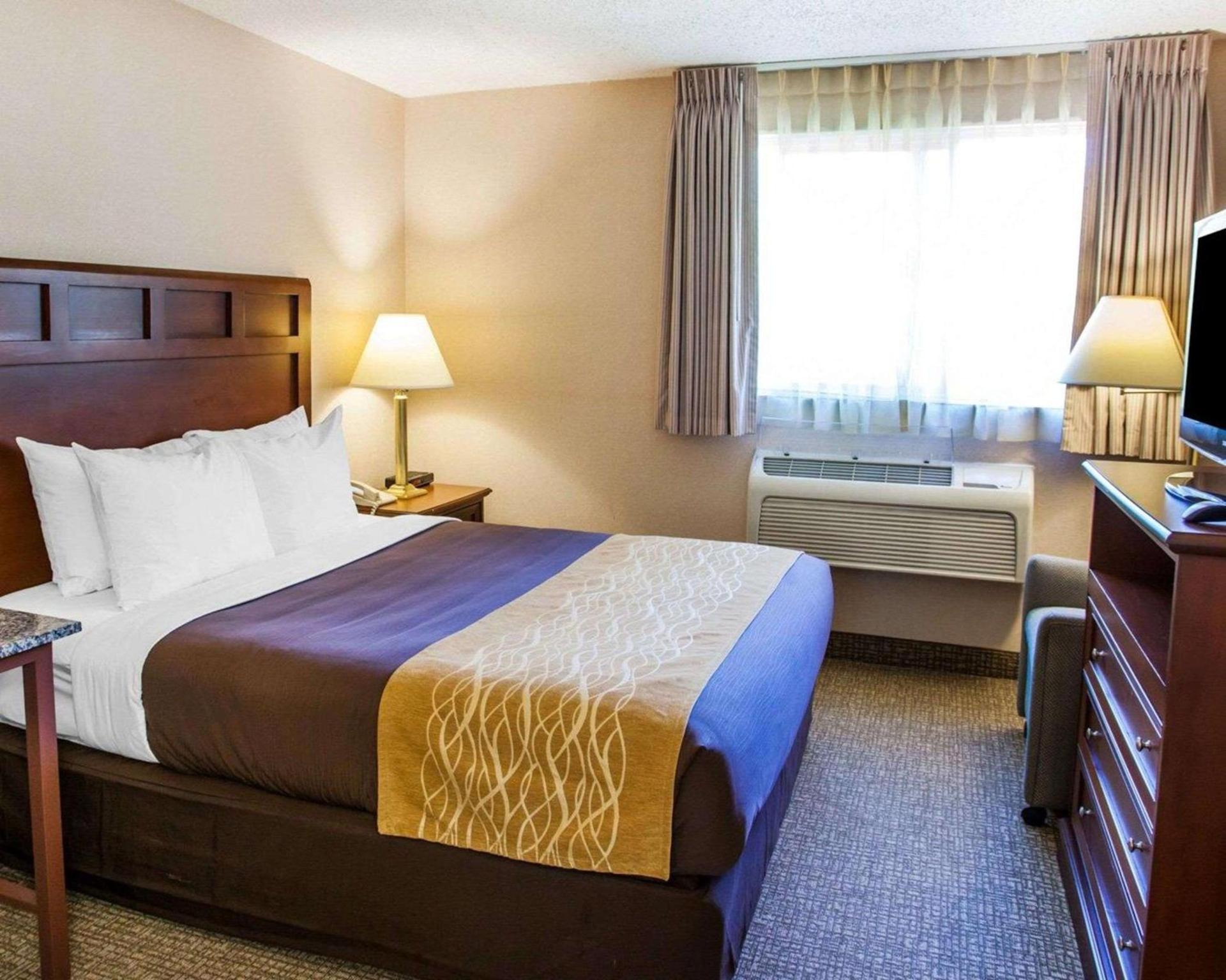Quality Inn Kirkland photo 13
