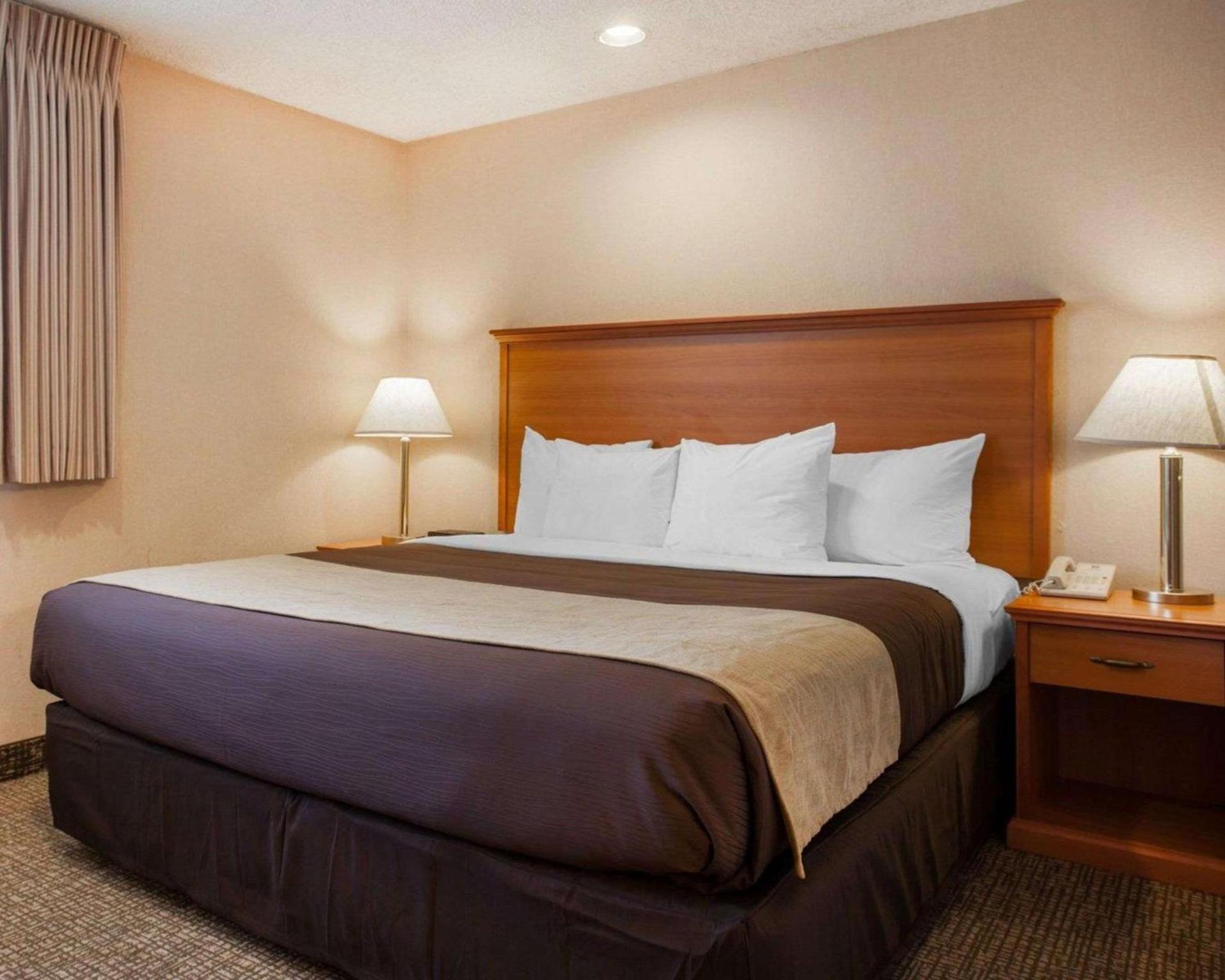 Quality Inn Kirkland photo 2