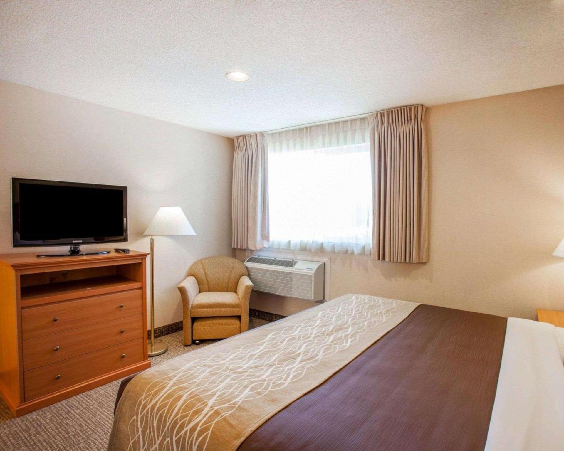 Quality Inn Kirkland photo 37