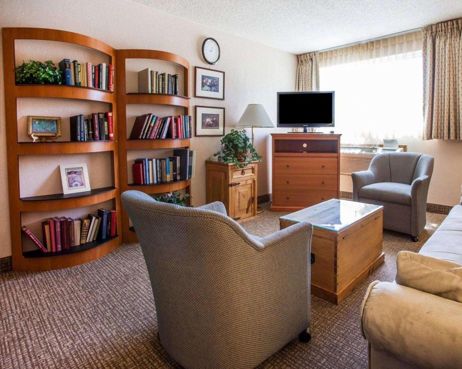 Quality Inn Kirkland photo 25