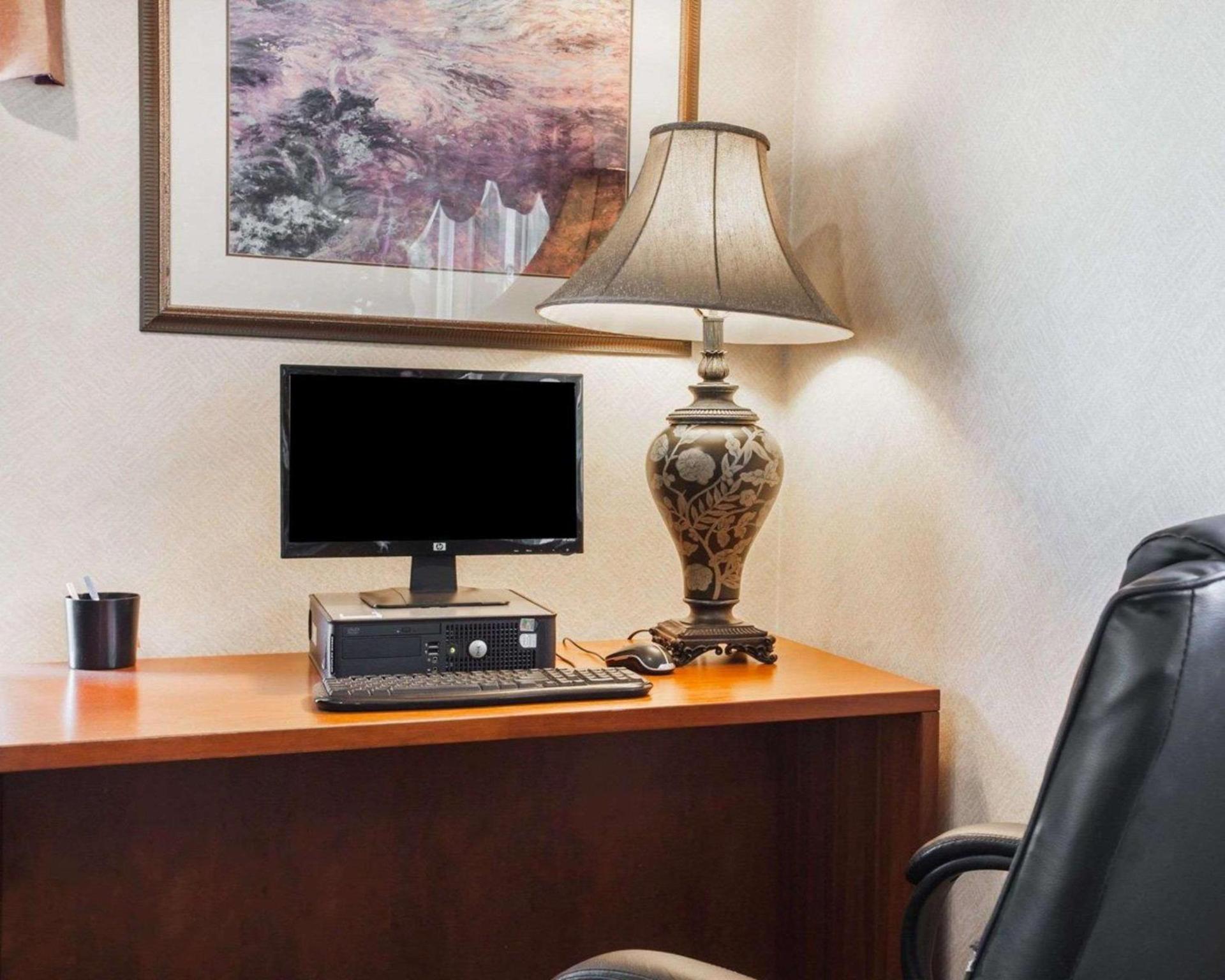 Quality Inn Kirkland photo 38