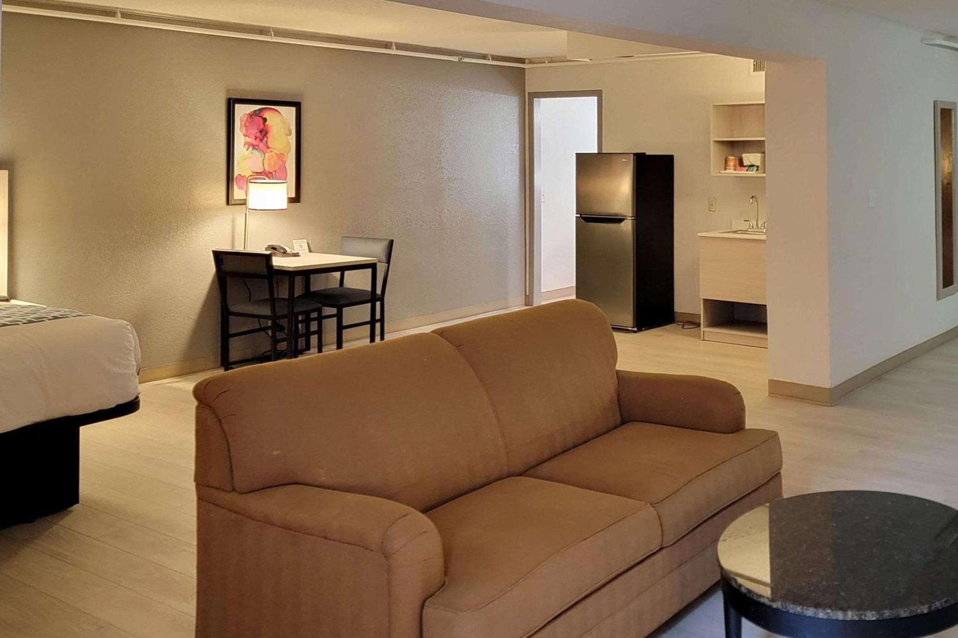 Suburban Studios, Kearney photo 5