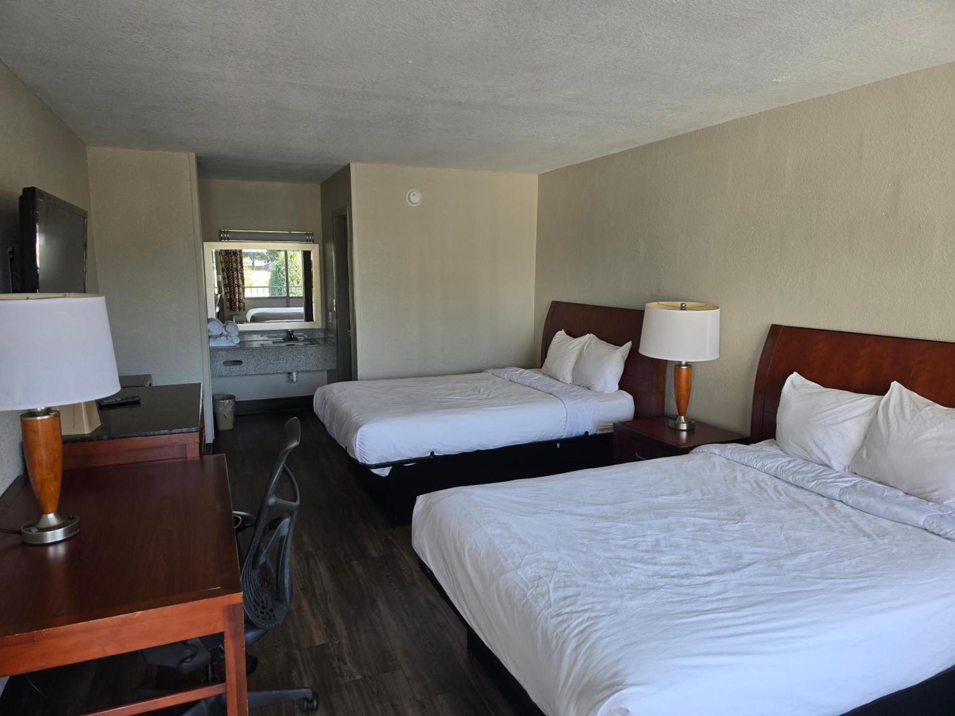 Motel 6 Raleigh, NC – Downtown South photo 14