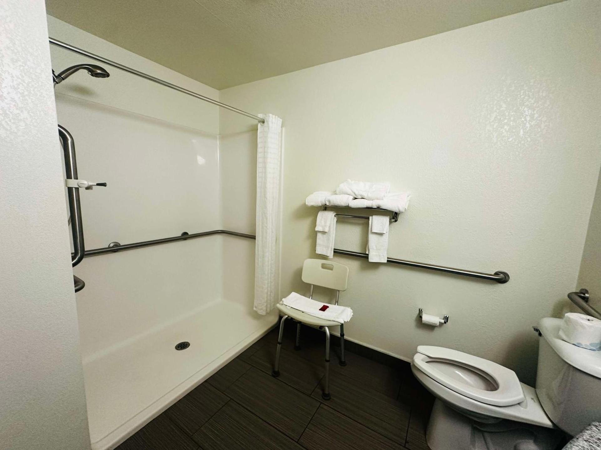 SureStay Plus Hotel by Best Western Niagara Falls East photo 19