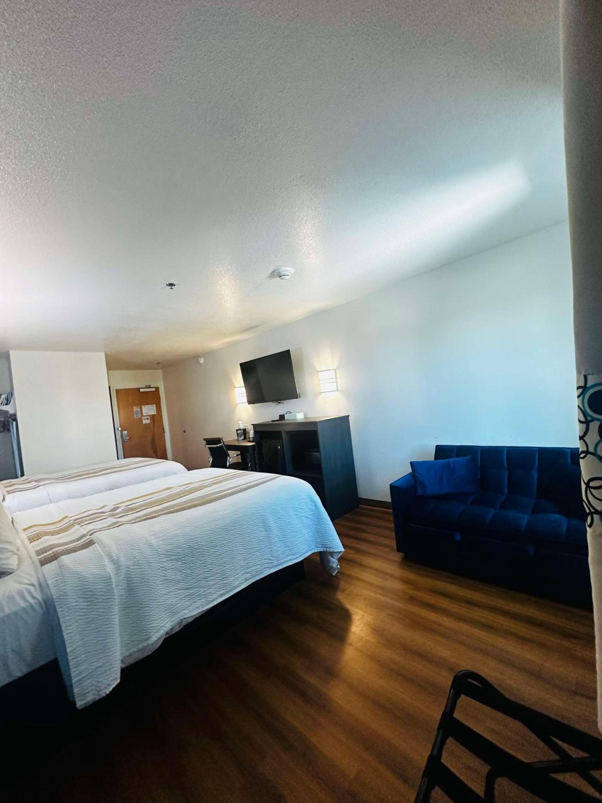 SureStay Plus Hotel by Best Western Niagara Falls East photo 15