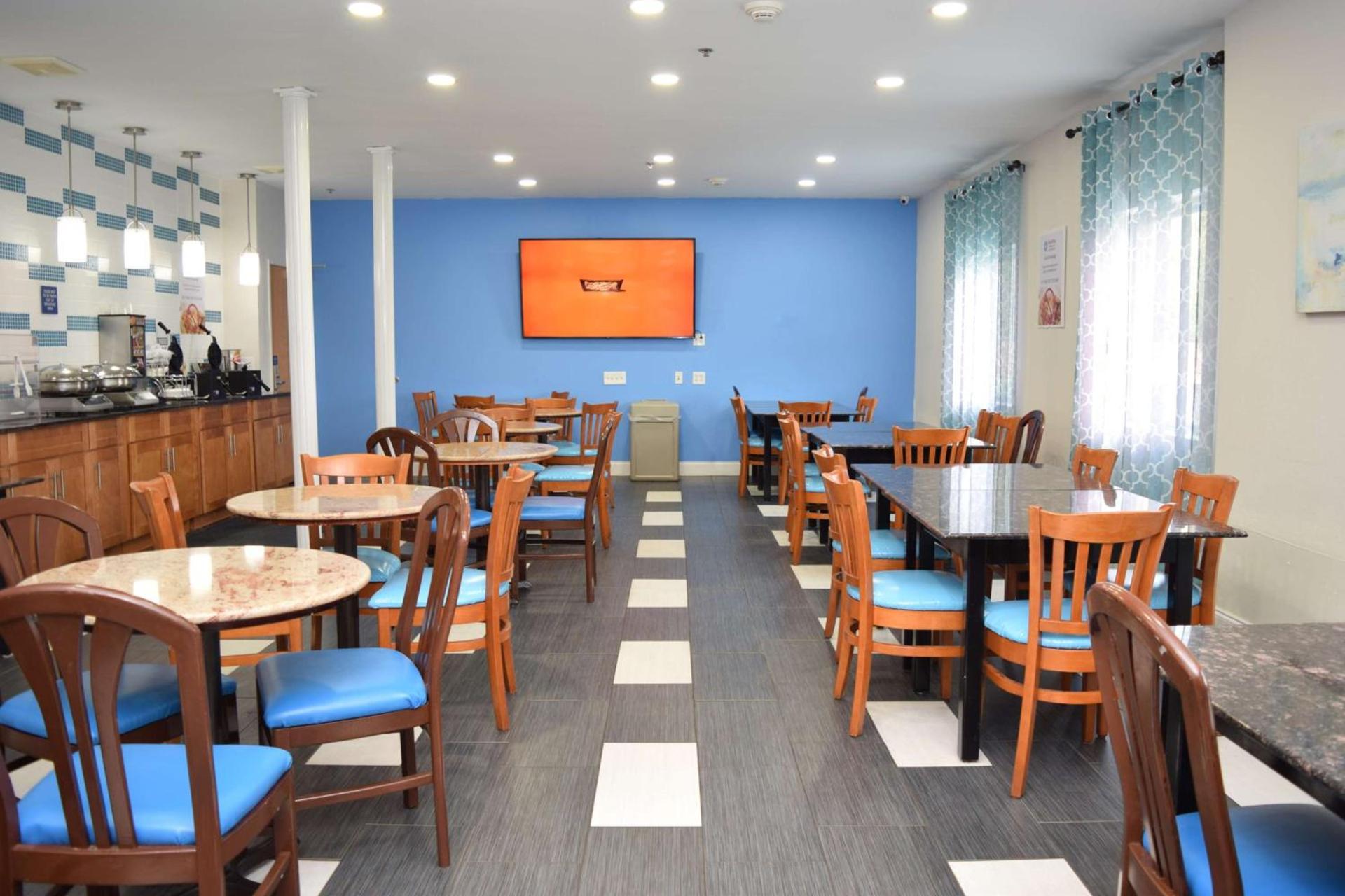 SureStay Plus Hotel by Best Western Niagara Falls East photo 24