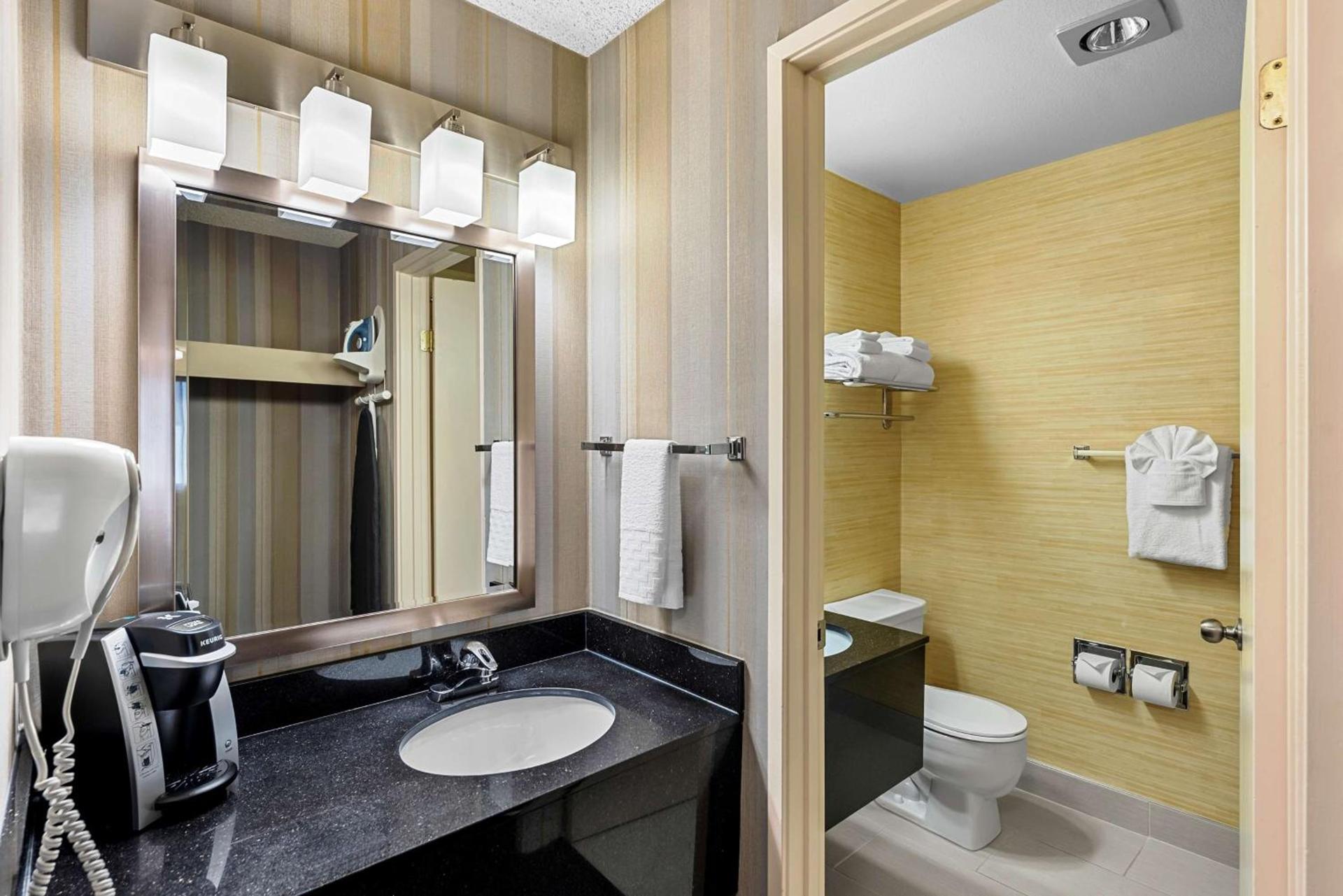 Best Western Cascadia Inn photo 8
