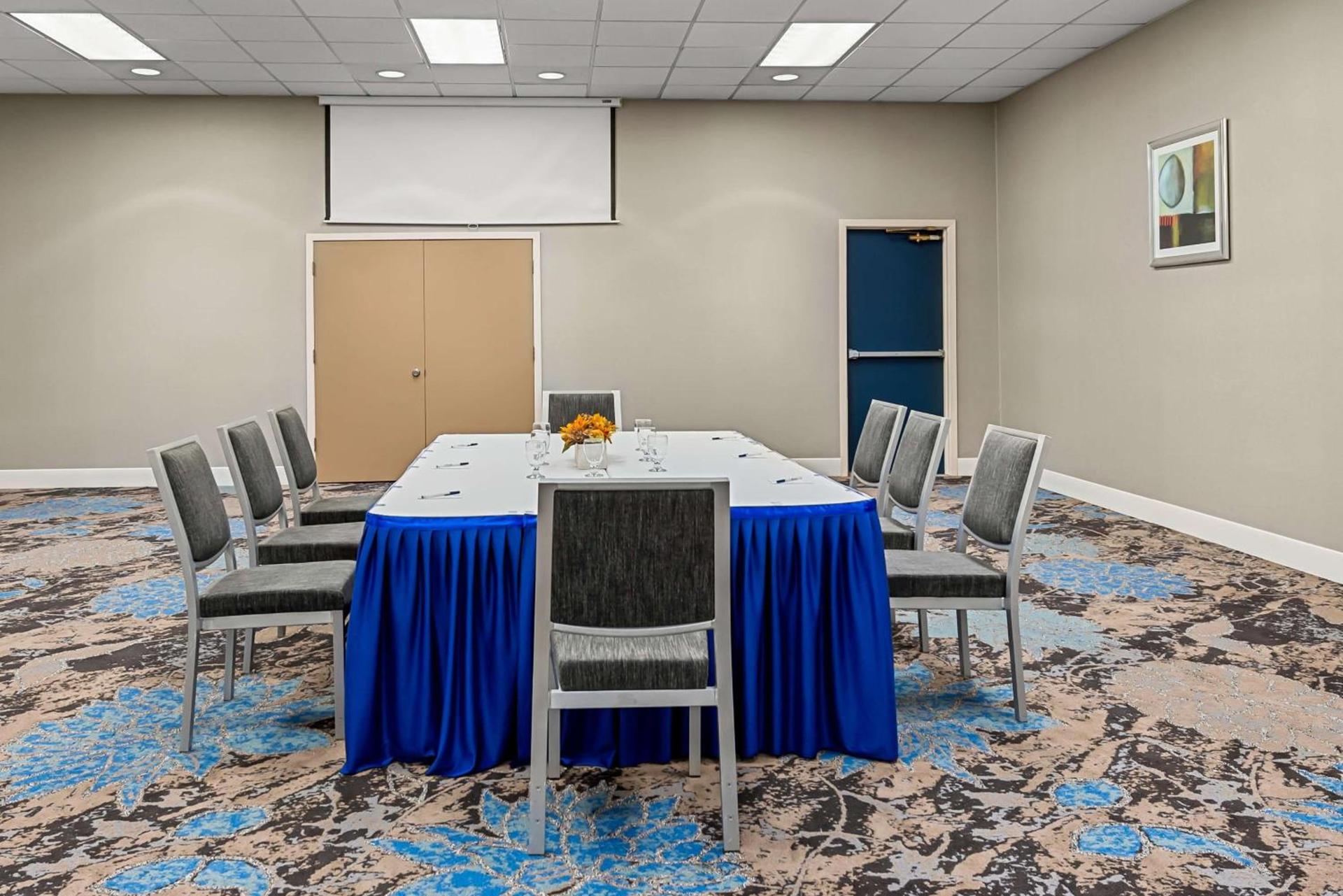 Best Western Cascadia Inn photo 31