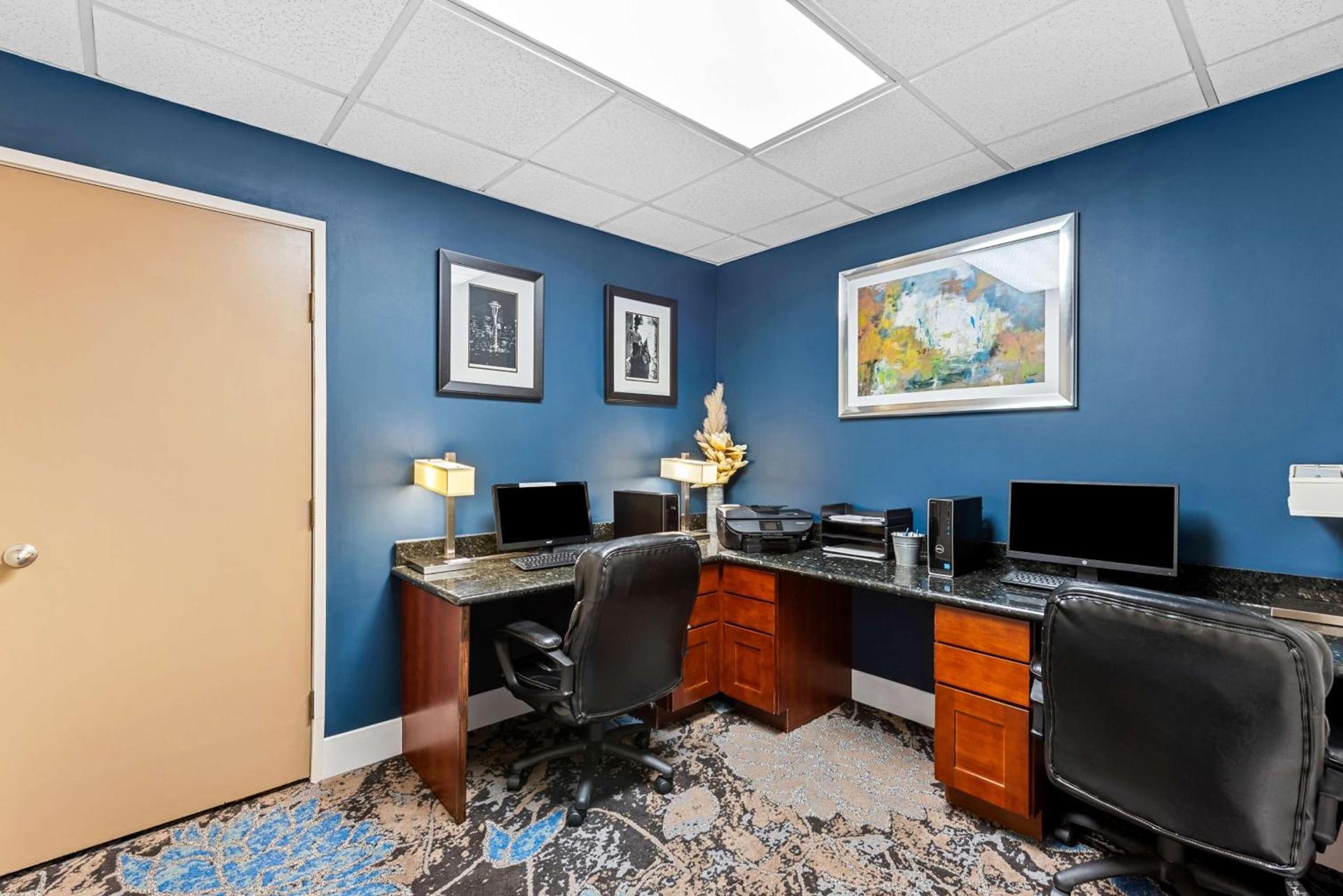 Best Western Cascadia Inn photo 34