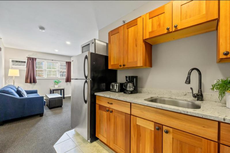 Sea Rose Suites photo 5