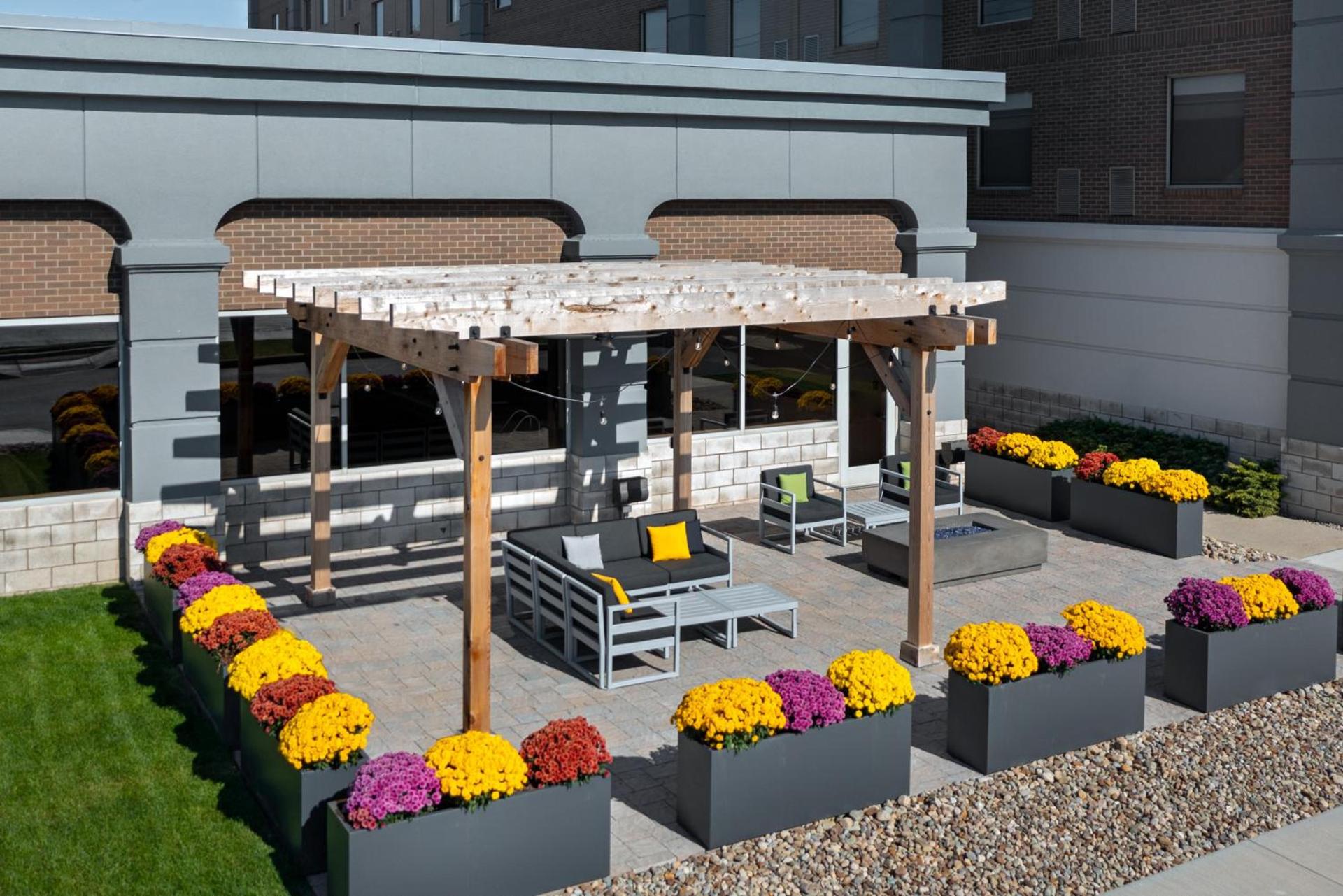 Hampton Inn & Suites Cleveland-Beachwood photo 43