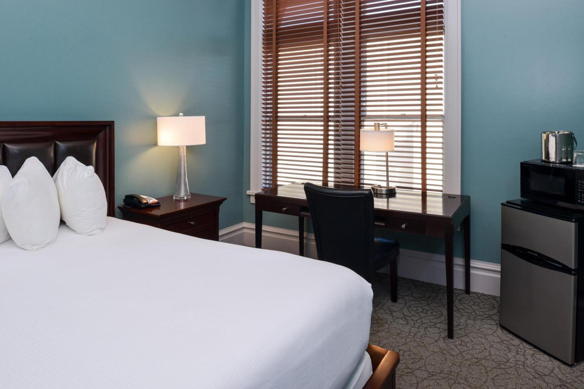 Montvale Hotel photo 78