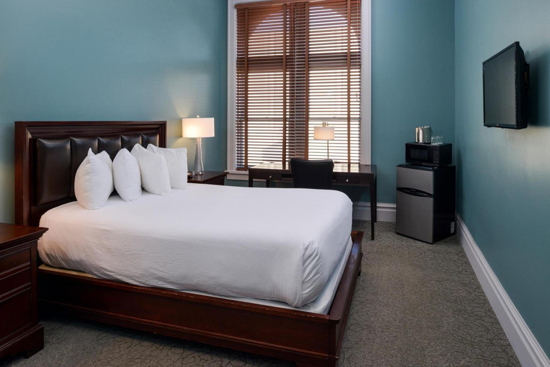 Montvale Hotel photo 75