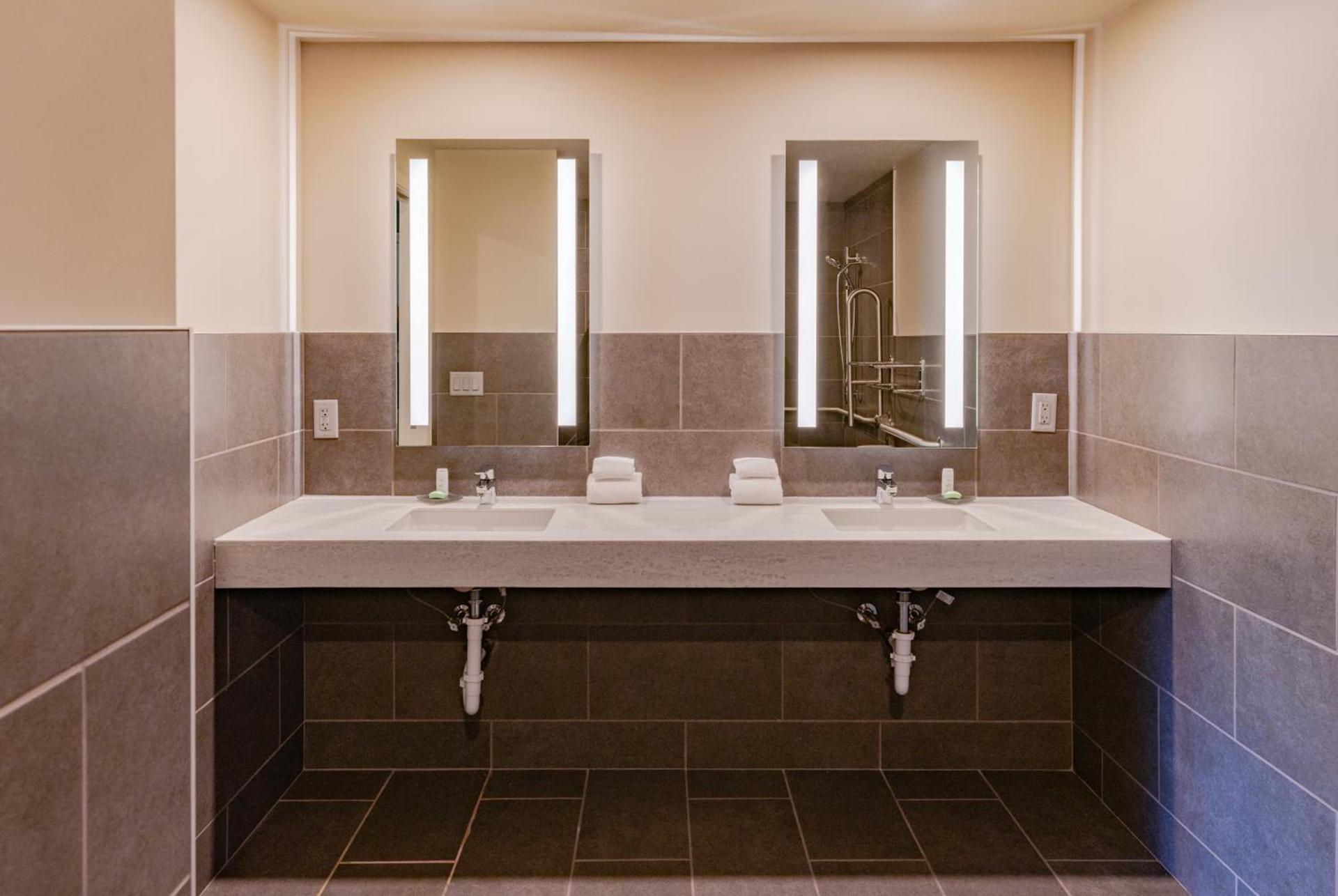 Ruby River Hotel photo 54
