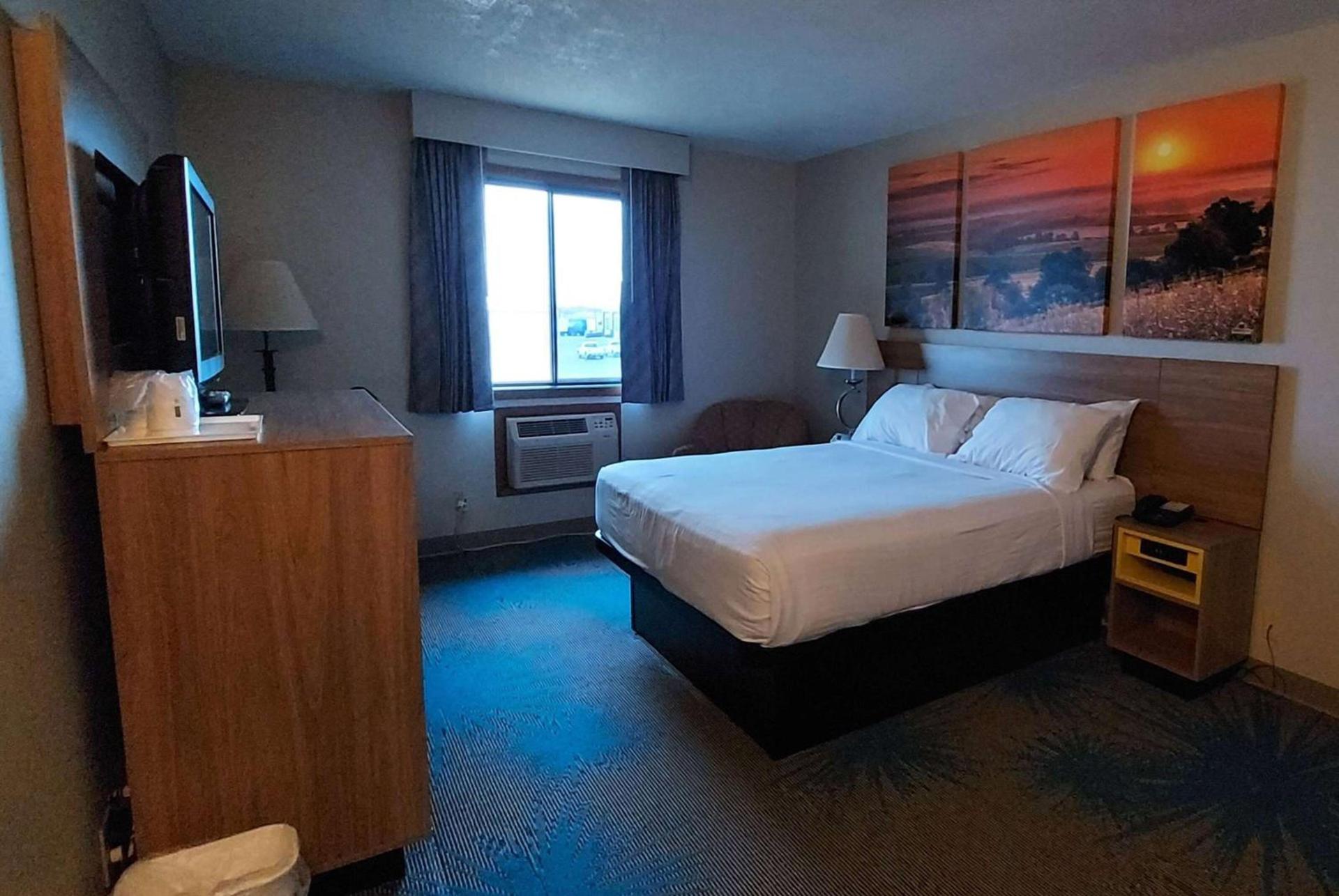 Days Inn by Wyndham Willmar photo 6