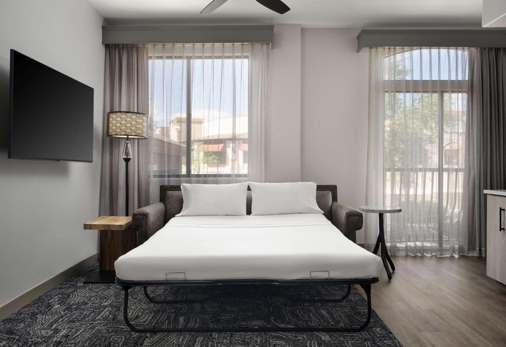 Embassy Suites Tucson - Paloma Village photo 33