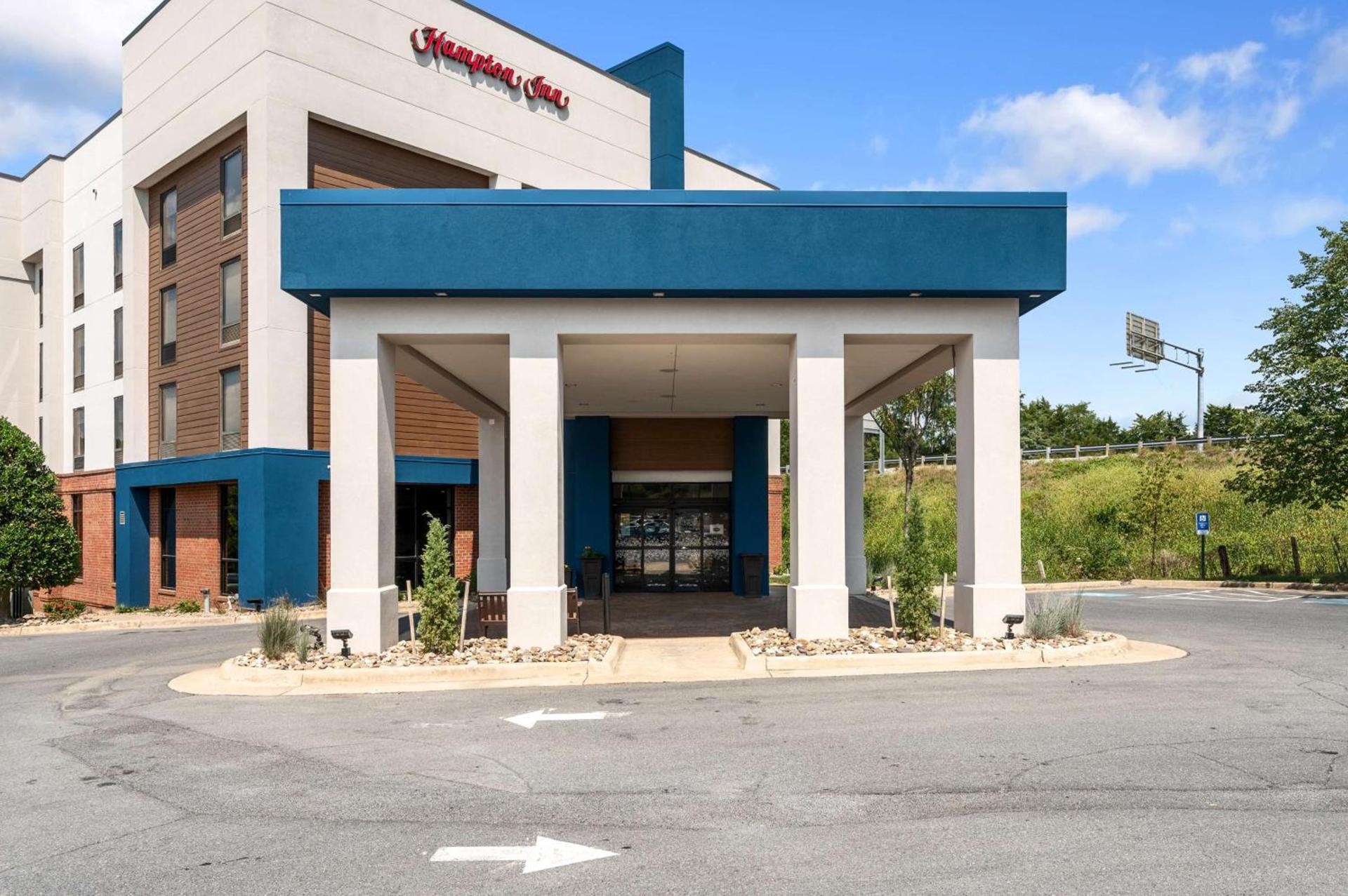 Hampton Inn Front Royal photo 2
