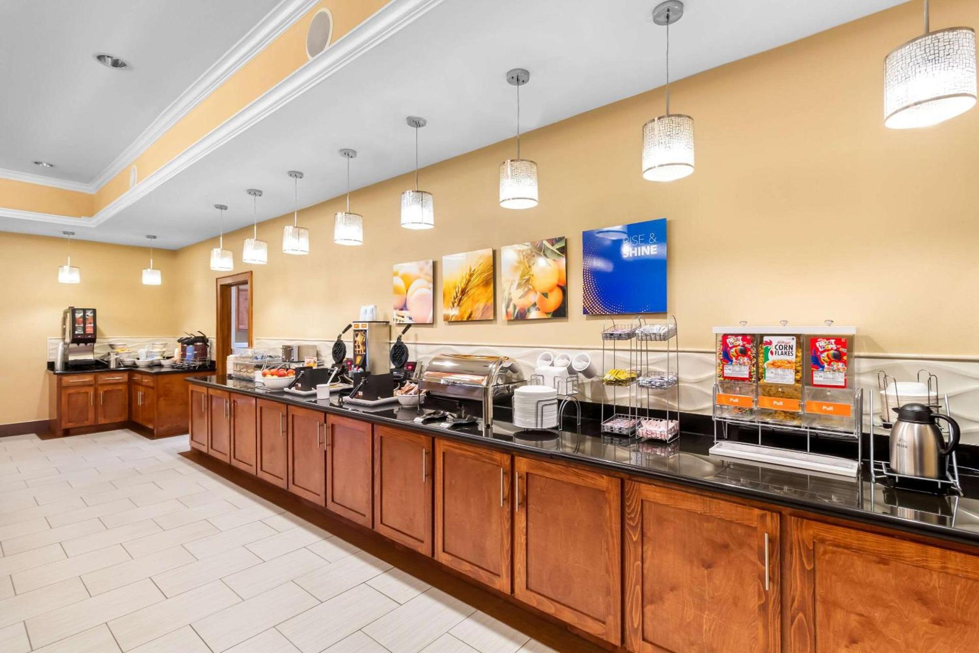 Comfort Suites at Katy Mills photo 24