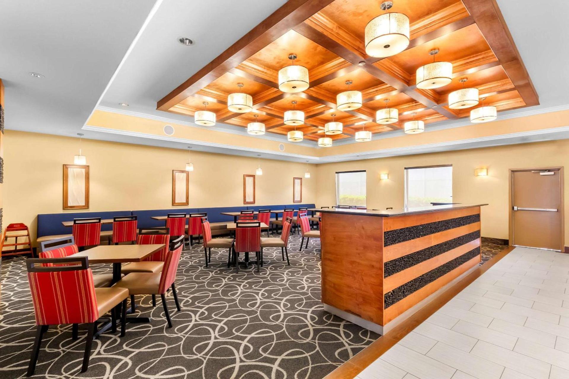 Comfort Suites at Katy Mills photo 25