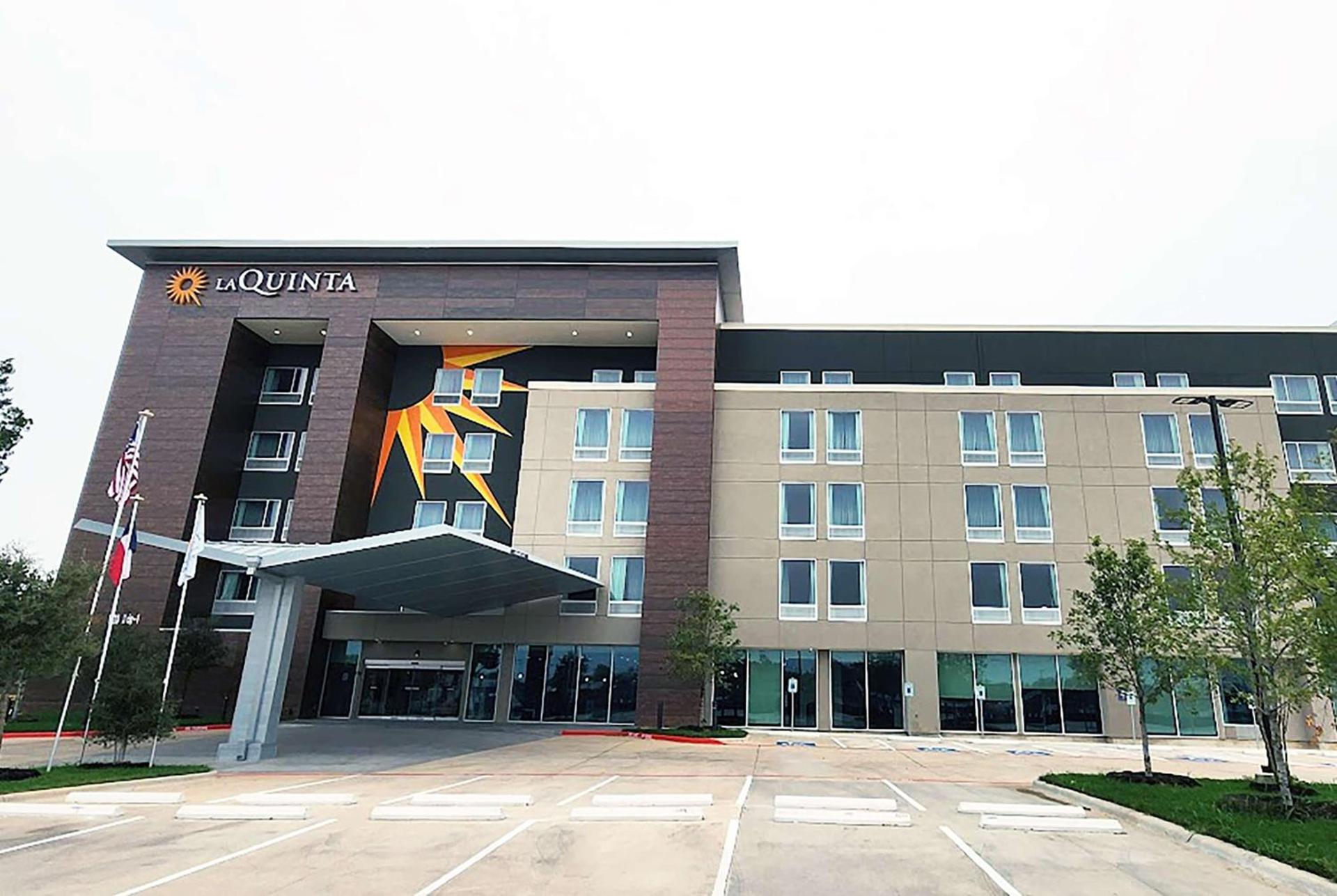 La Quinta Inn & Suites by Wyndham Austin South photo 3