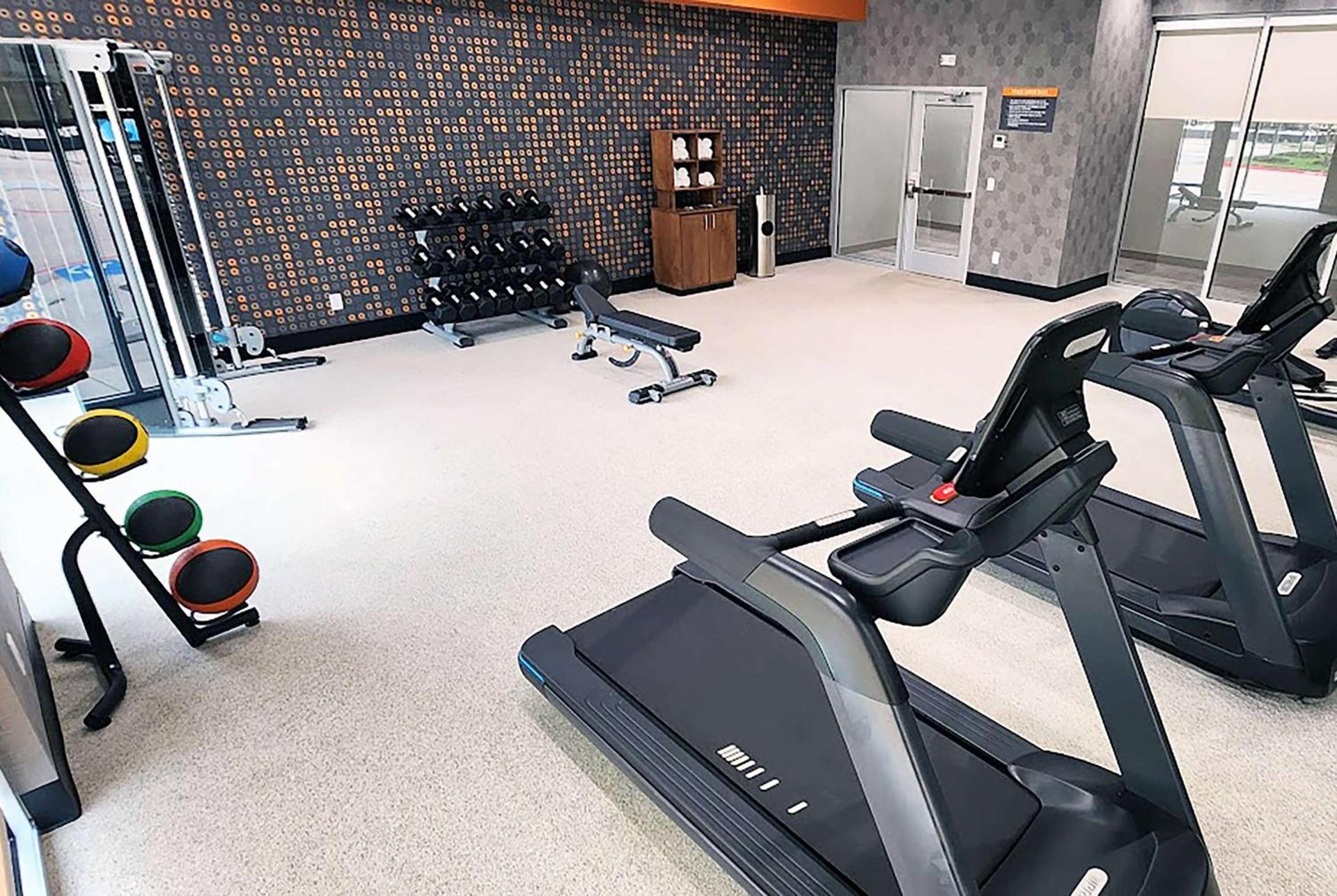 La Quinta Inn & Suites by Wyndham Austin South photo 8