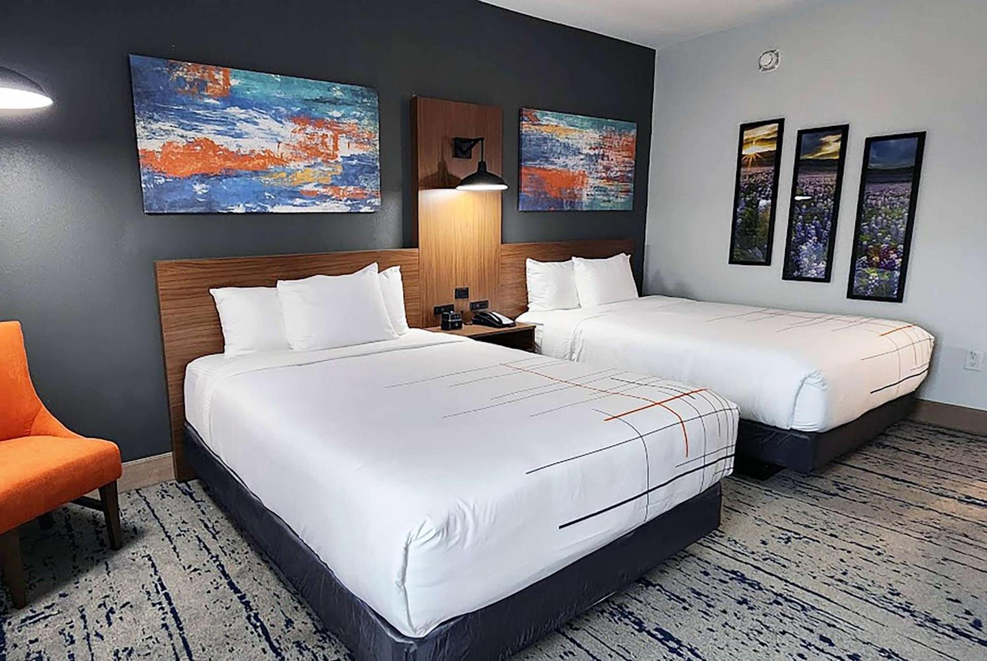La Quinta Inn & Suites by Wyndham Austin South photo 13