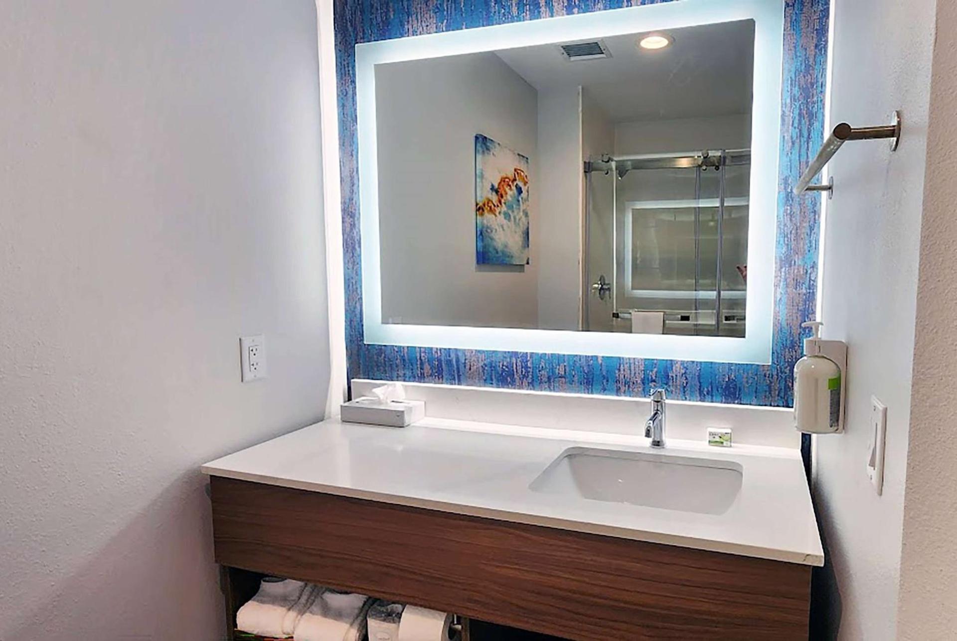 La Quinta Inn & Suites by Wyndham Austin South photo 15