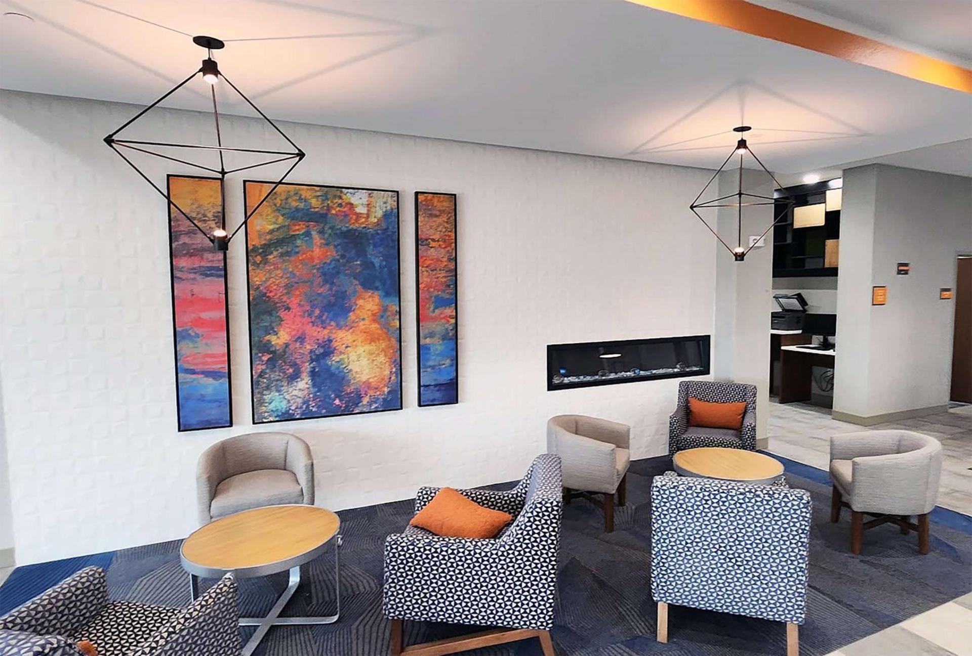 La Quinta Inn & Suites by Wyndham Austin South photo 25