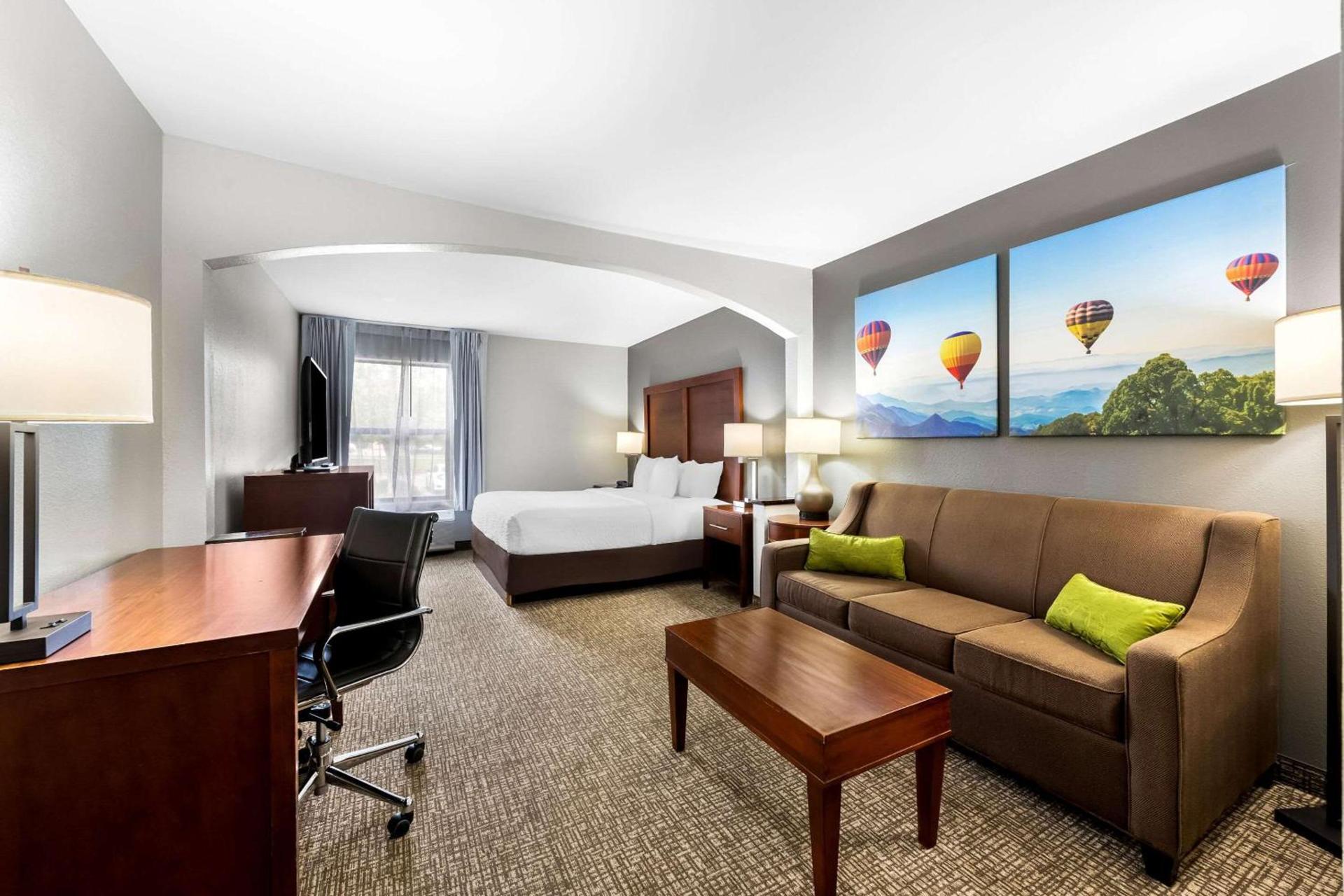Clarion Pointe Apex - Holly Springs photo 20