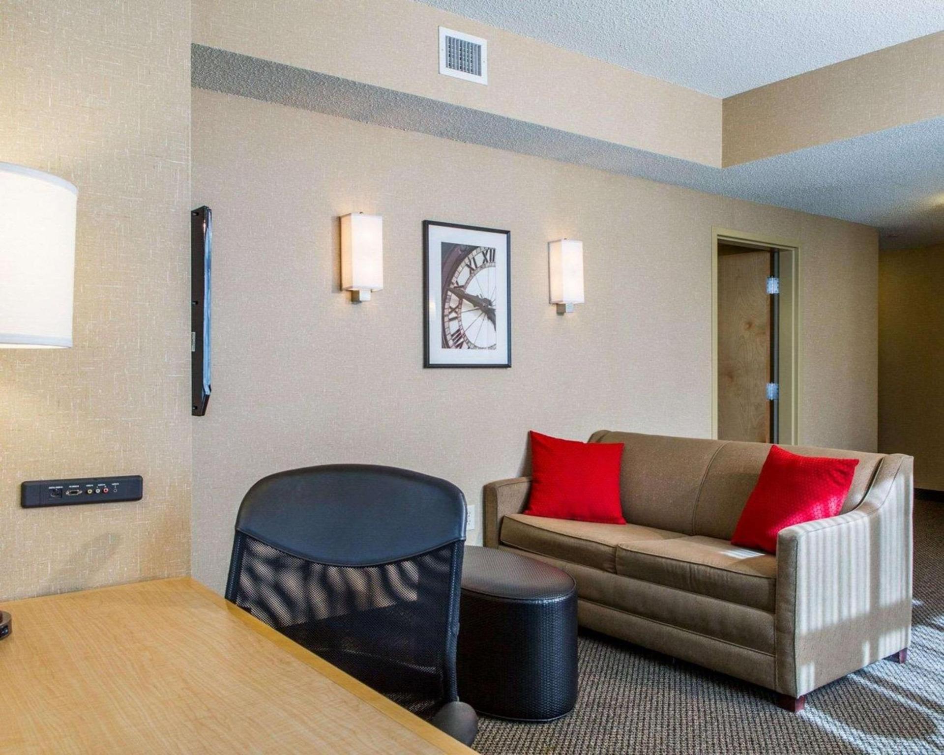 Cambria Hotel Traverse City photo 10