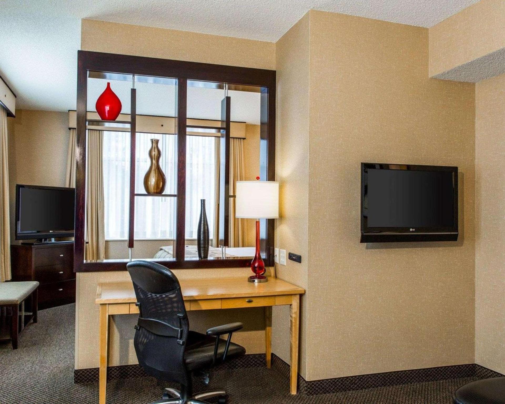 Cambria Hotel Traverse City photo 12