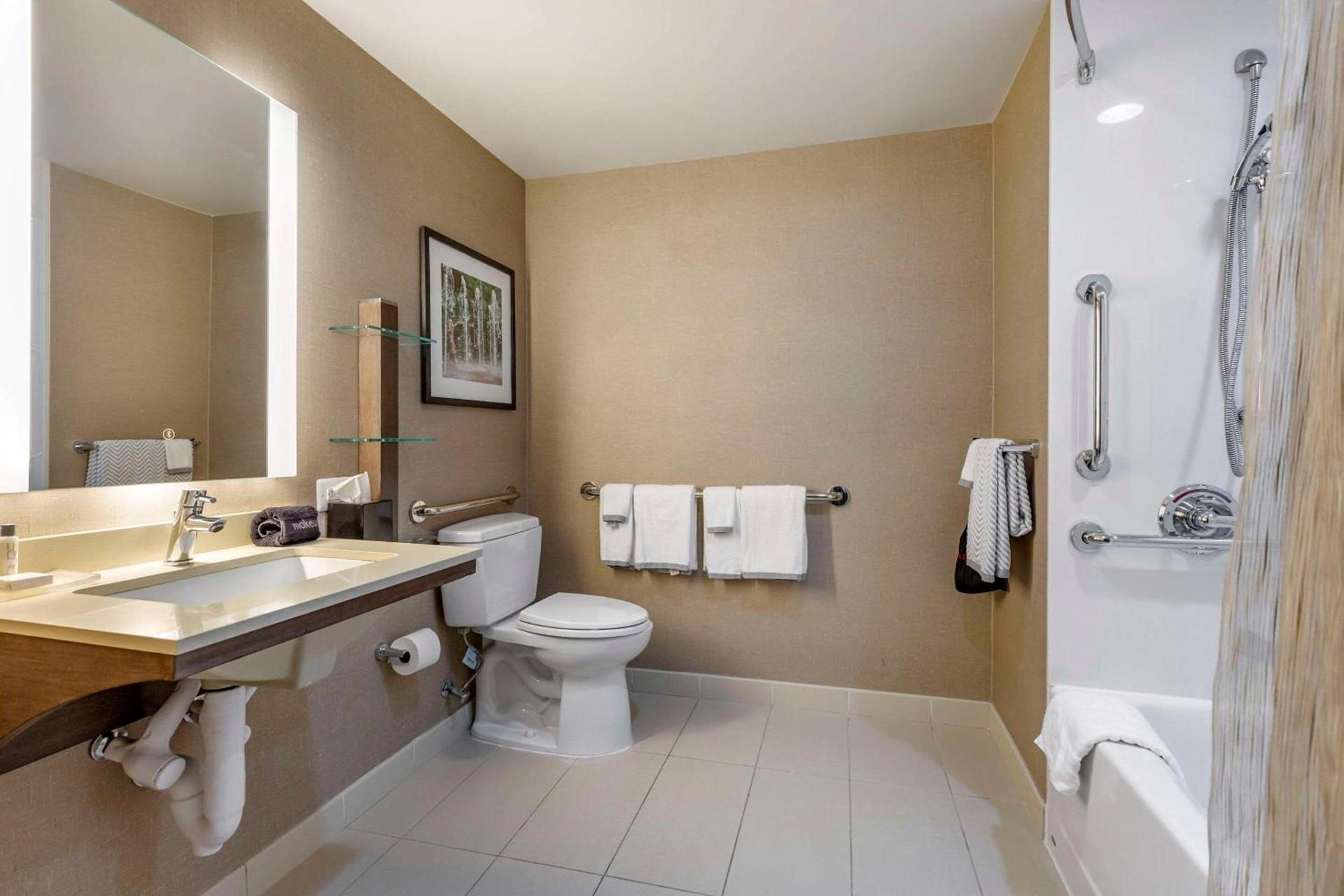 Cambria Hotel Rockville photo 32