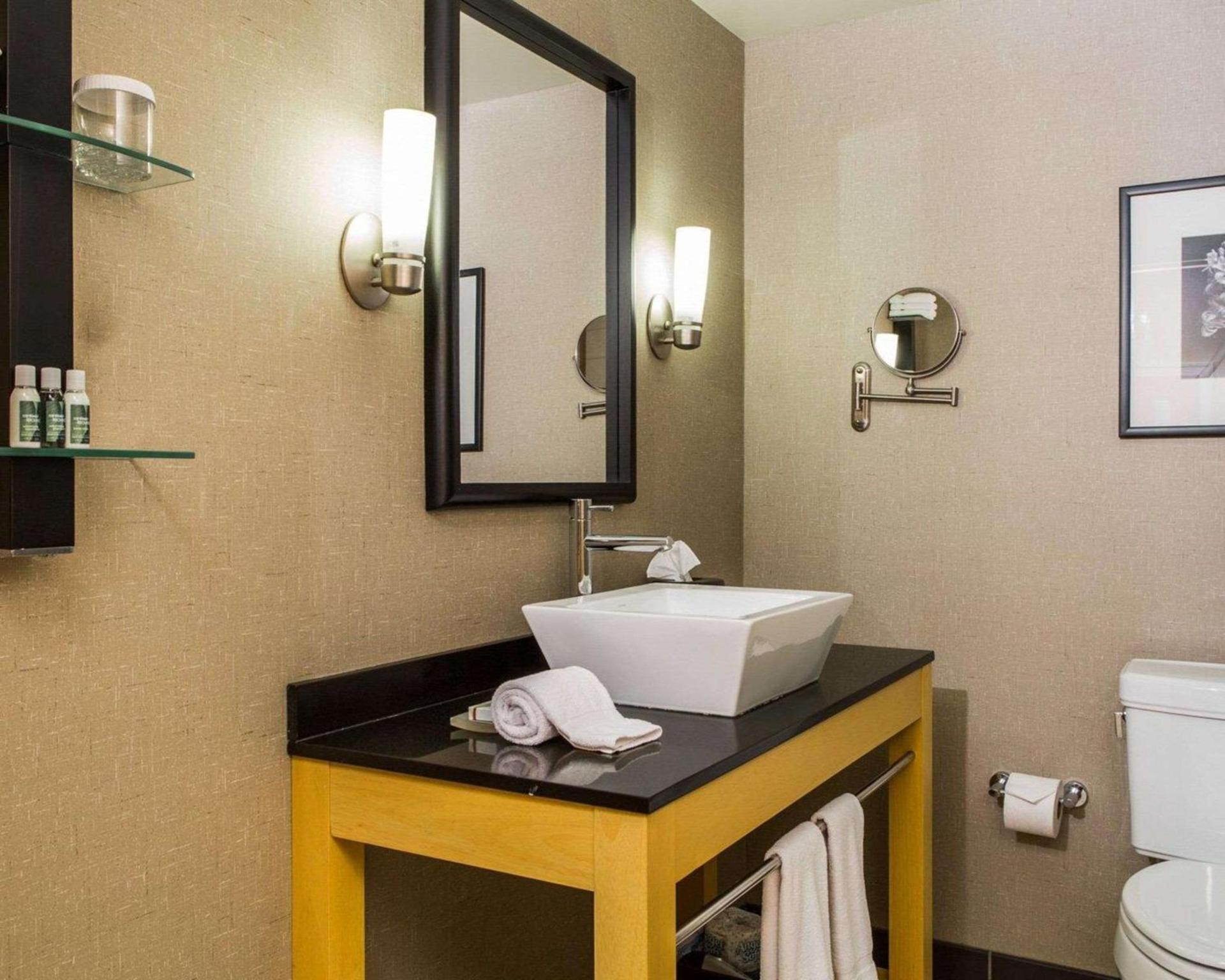 Cambria Hotel Traverse City photo 28