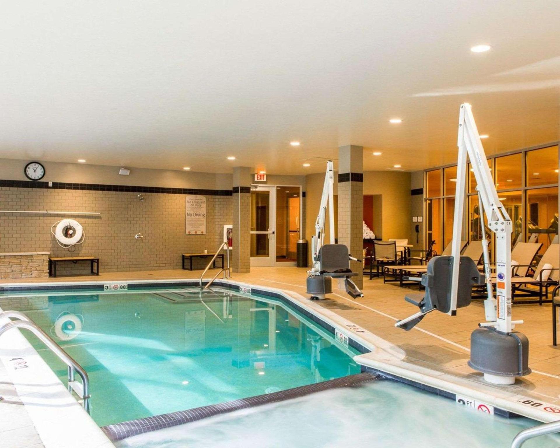 Cambria Hotel Traverse City photo 32