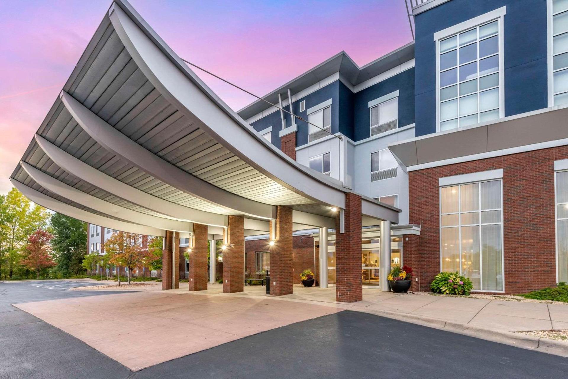Cambria Hotel Minneapolis Maple Grove photo 2