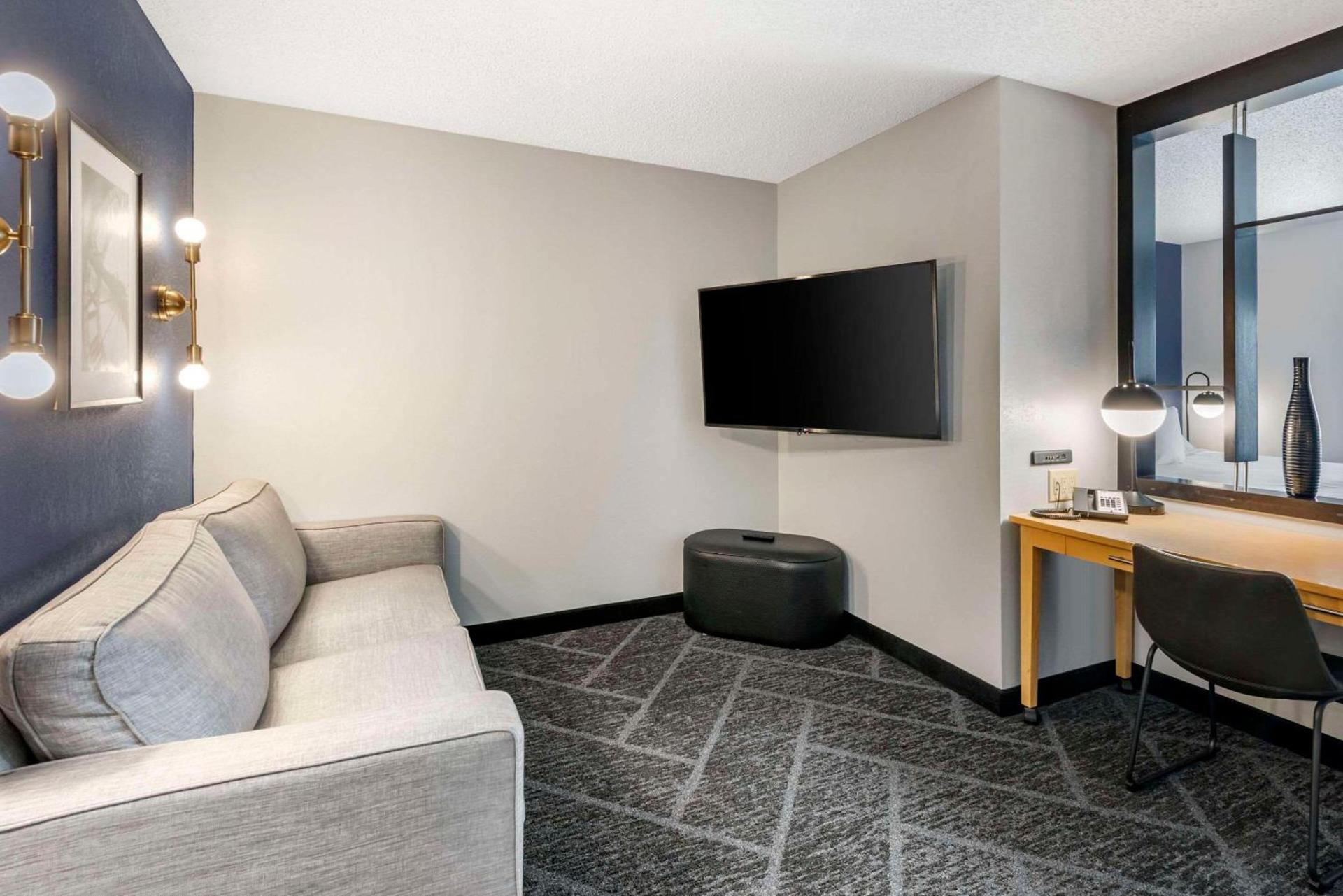 Cambria Hotel Minneapolis Maple Grove photo 18