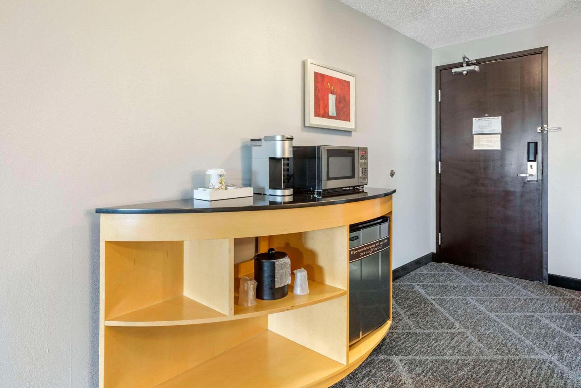 Cambria Hotel Minneapolis Maple Grove photo 53