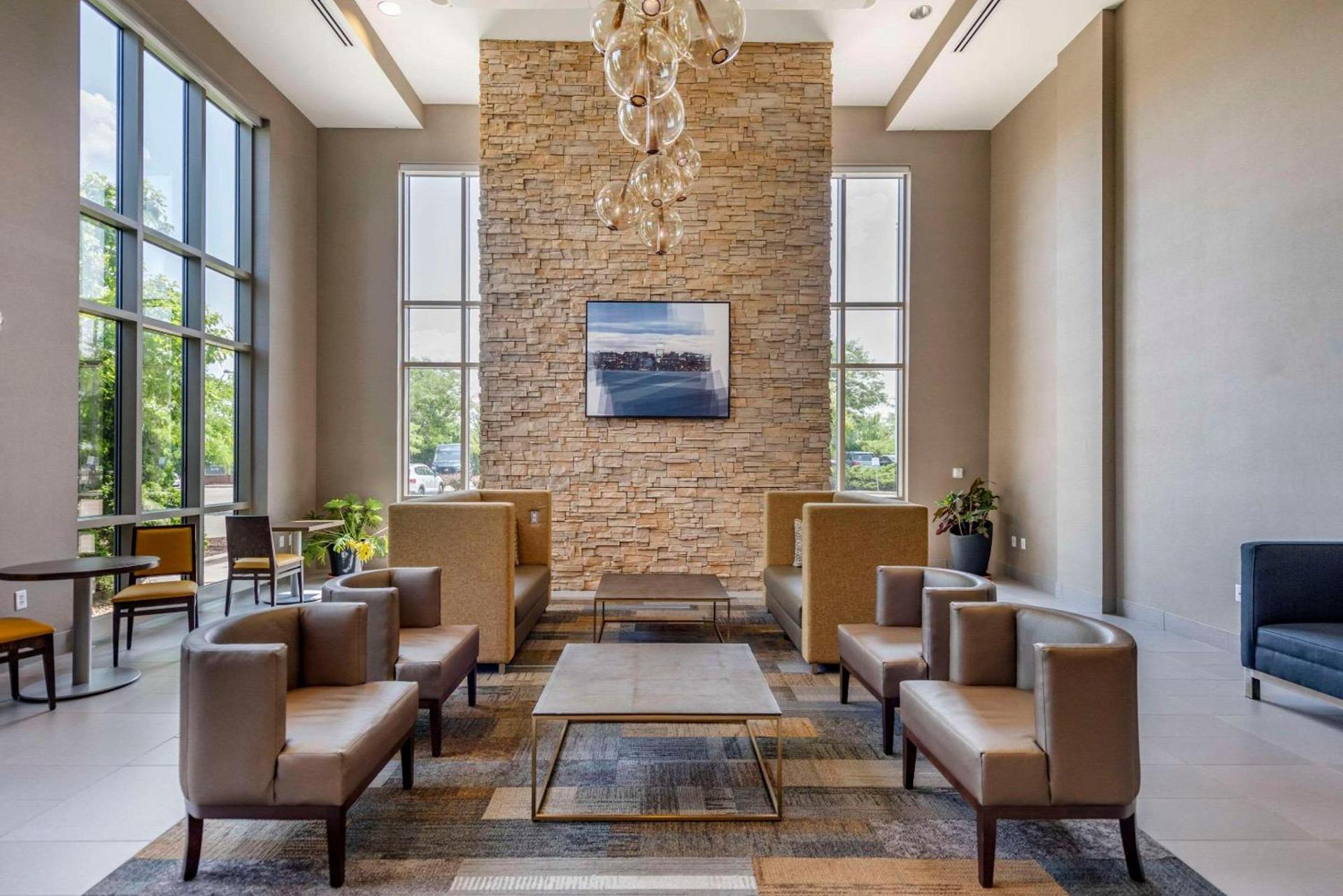Cambria Hotel Madison East photo 4