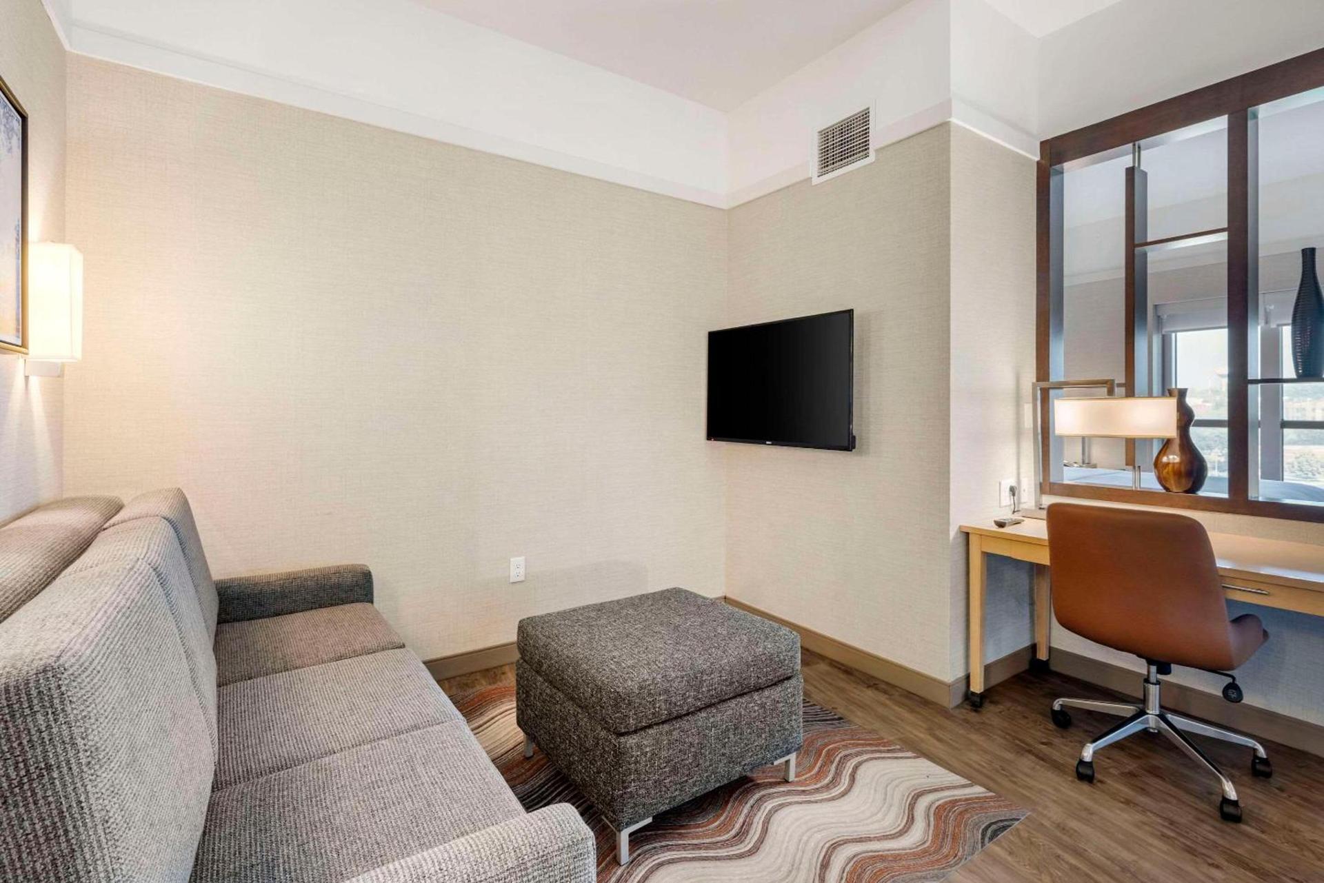 Cambria Hotel Madison East photo 21