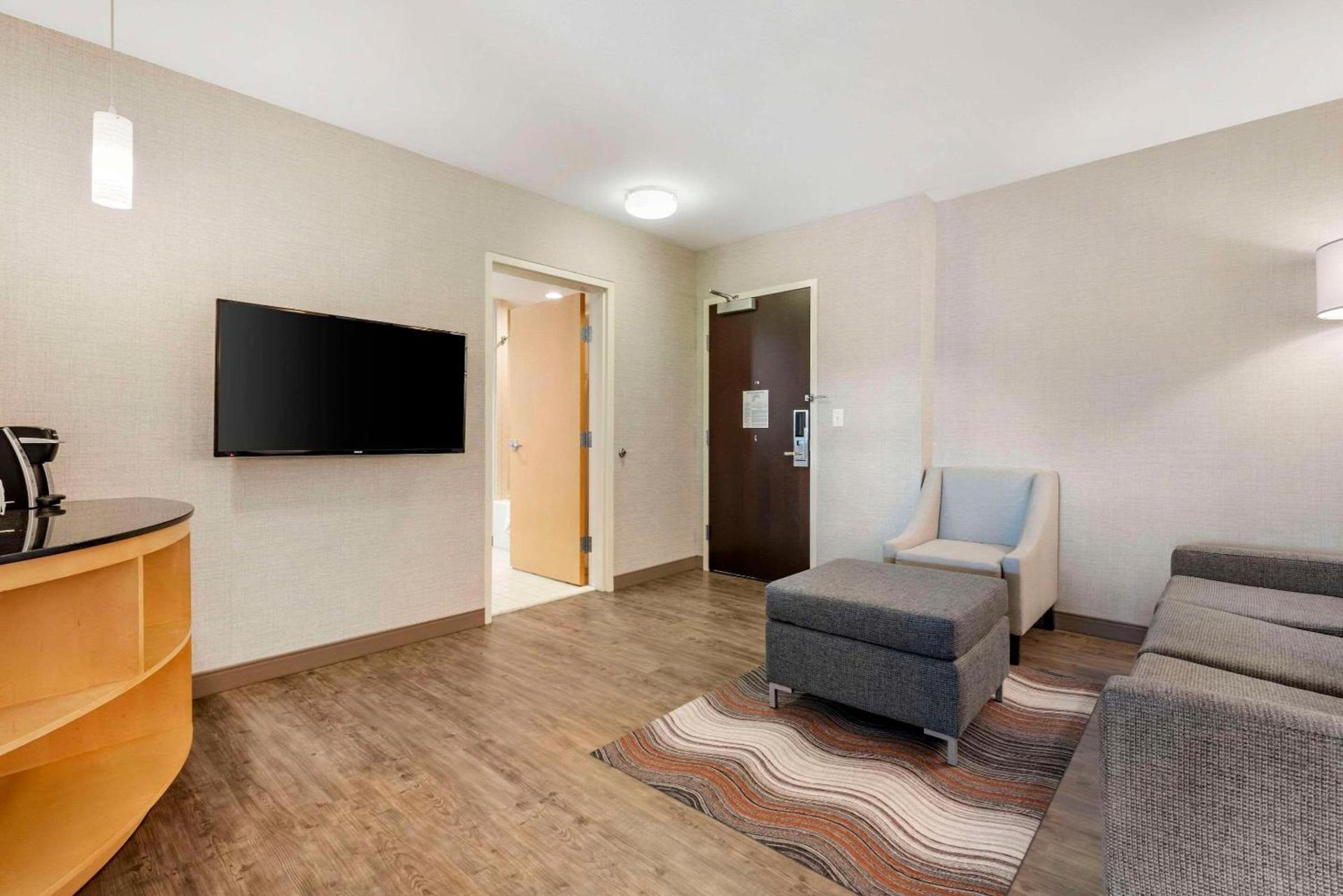 Cambria Hotel Madison East photo 38