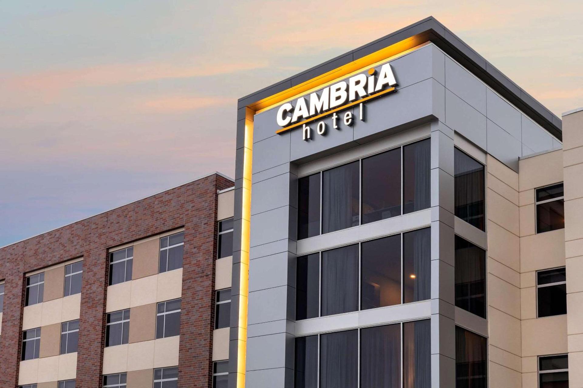 Cambria Hotel Omaha Downtown photo 2