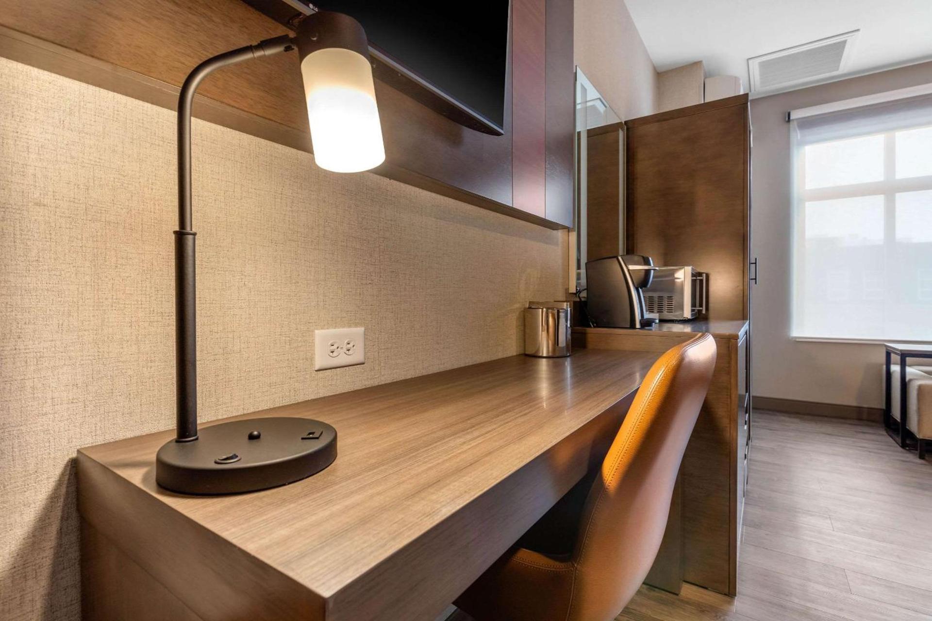 Cambria Hotel Omaha Downtown photo 12