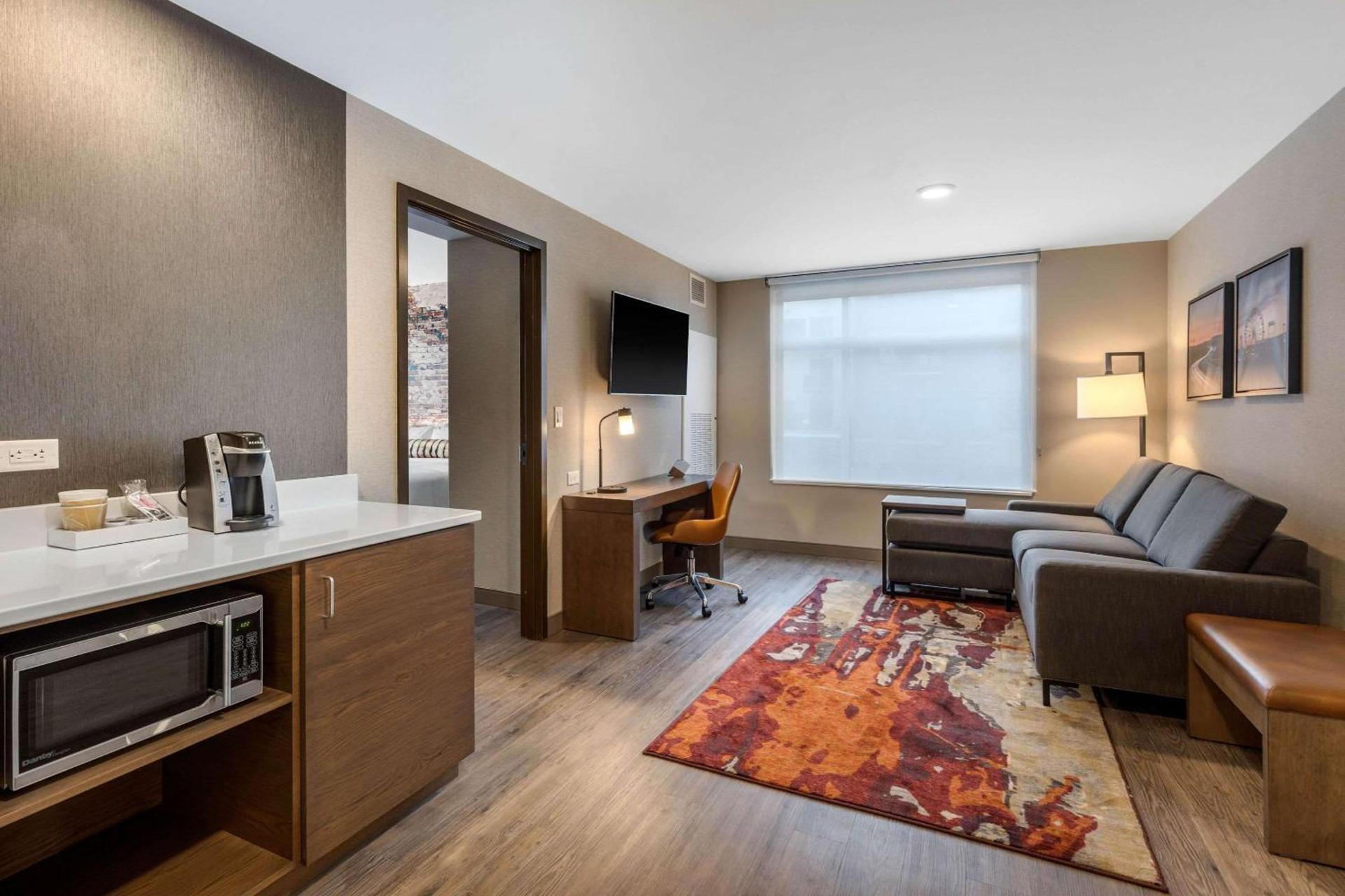 Cambria Hotel Omaha Downtown photo 21