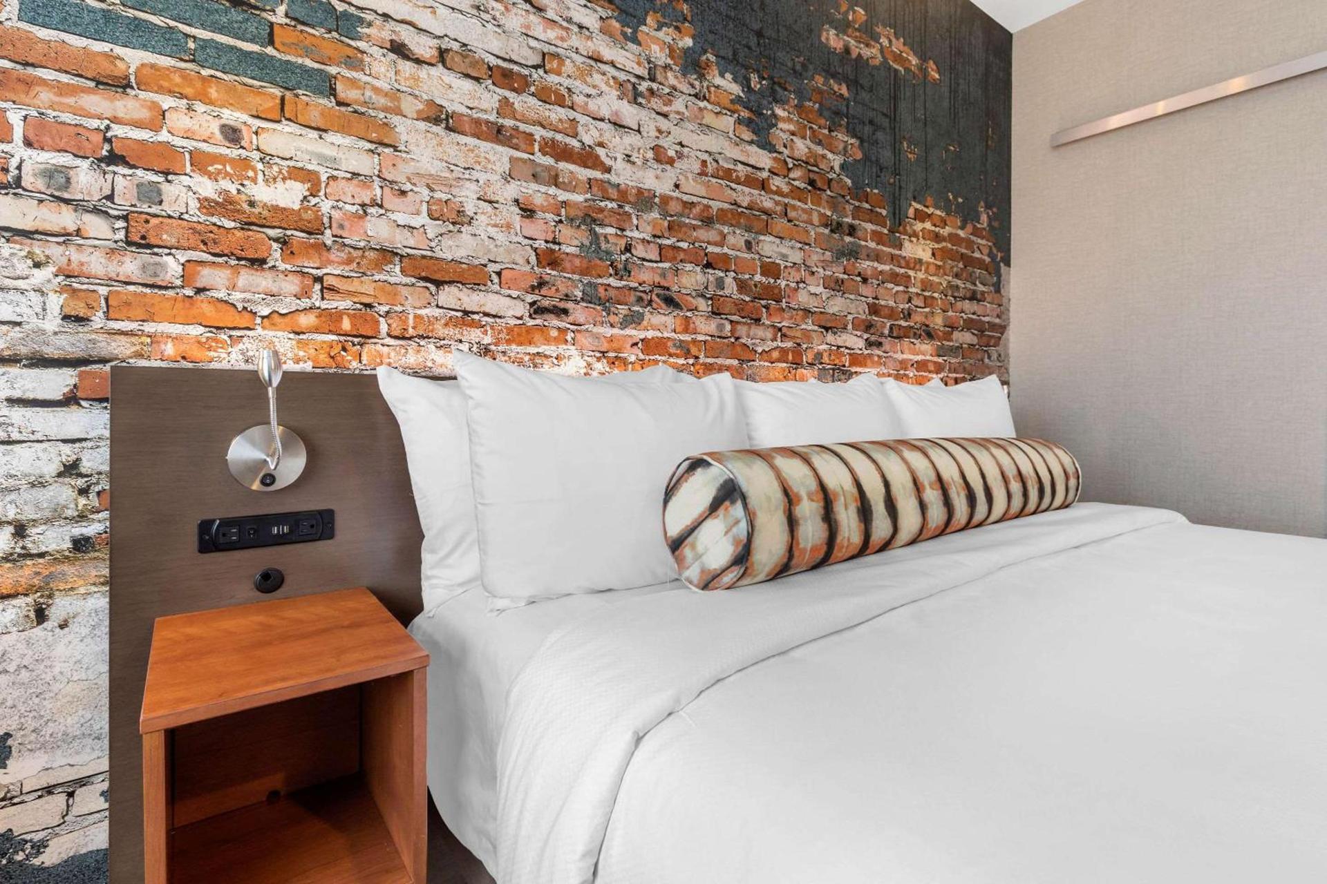 Cambria Hotel Omaha Downtown photo 24